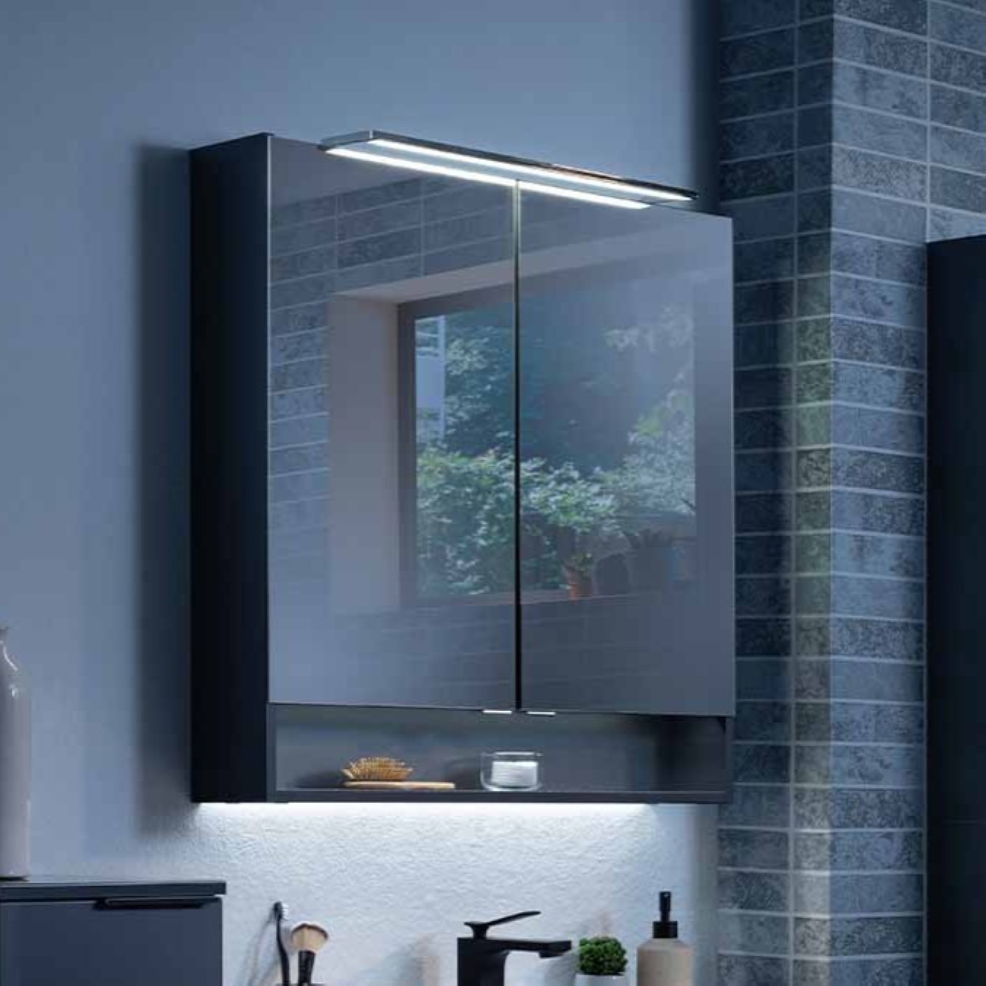 FACKELMANN LUNA LED Spiegelschrank 80 cm breit, Anthrazit + Ambientebeleuchtung