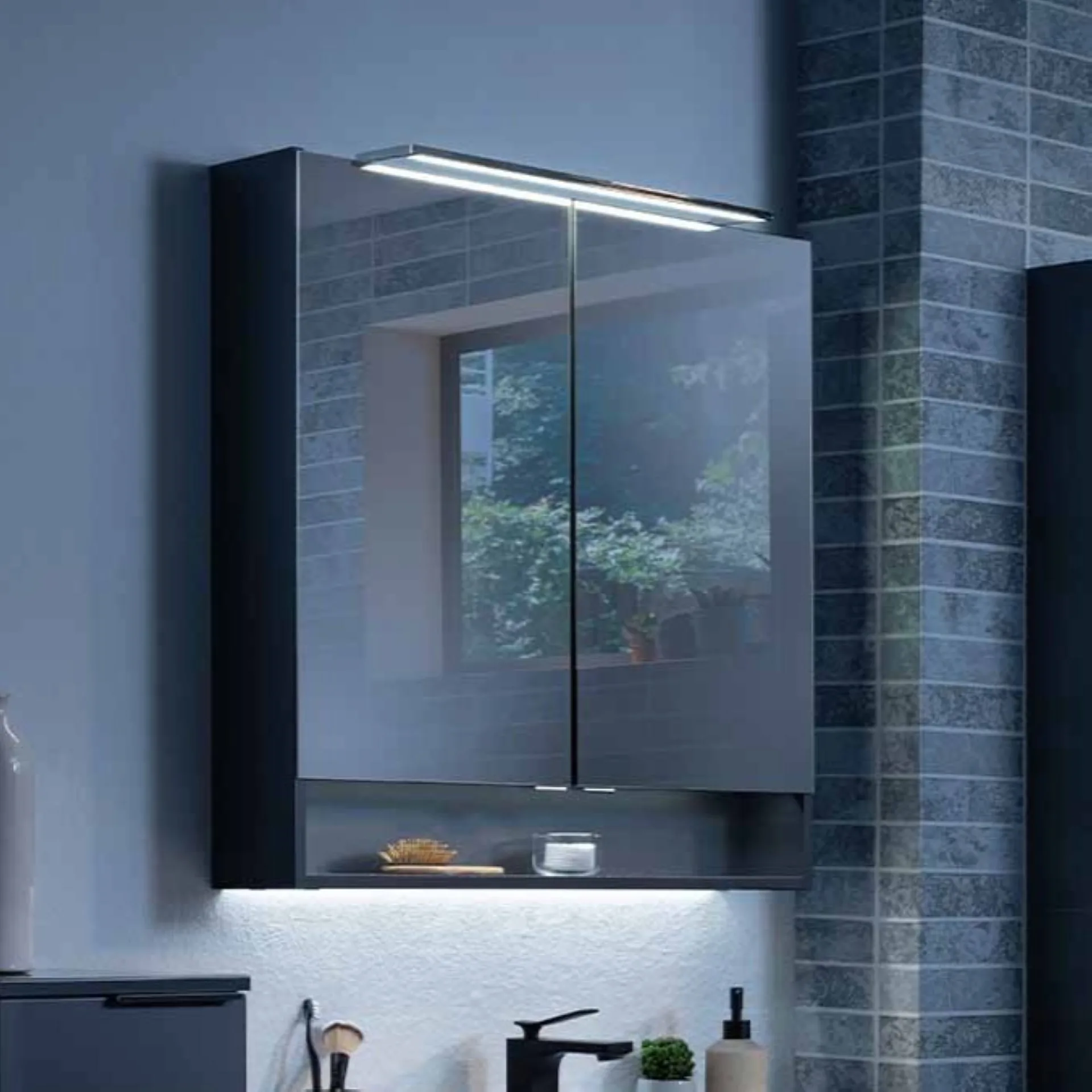 FACKELMANN LUNA LED Spiegelschrank 80 cm breit, Anthrazit + Ambientebeleuchtung