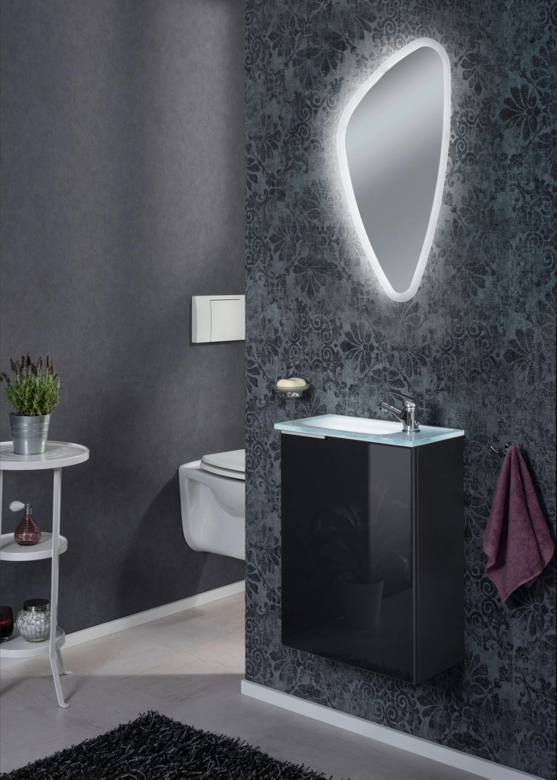 FACKELMANN LED Spiegel 40 cm breit, oval