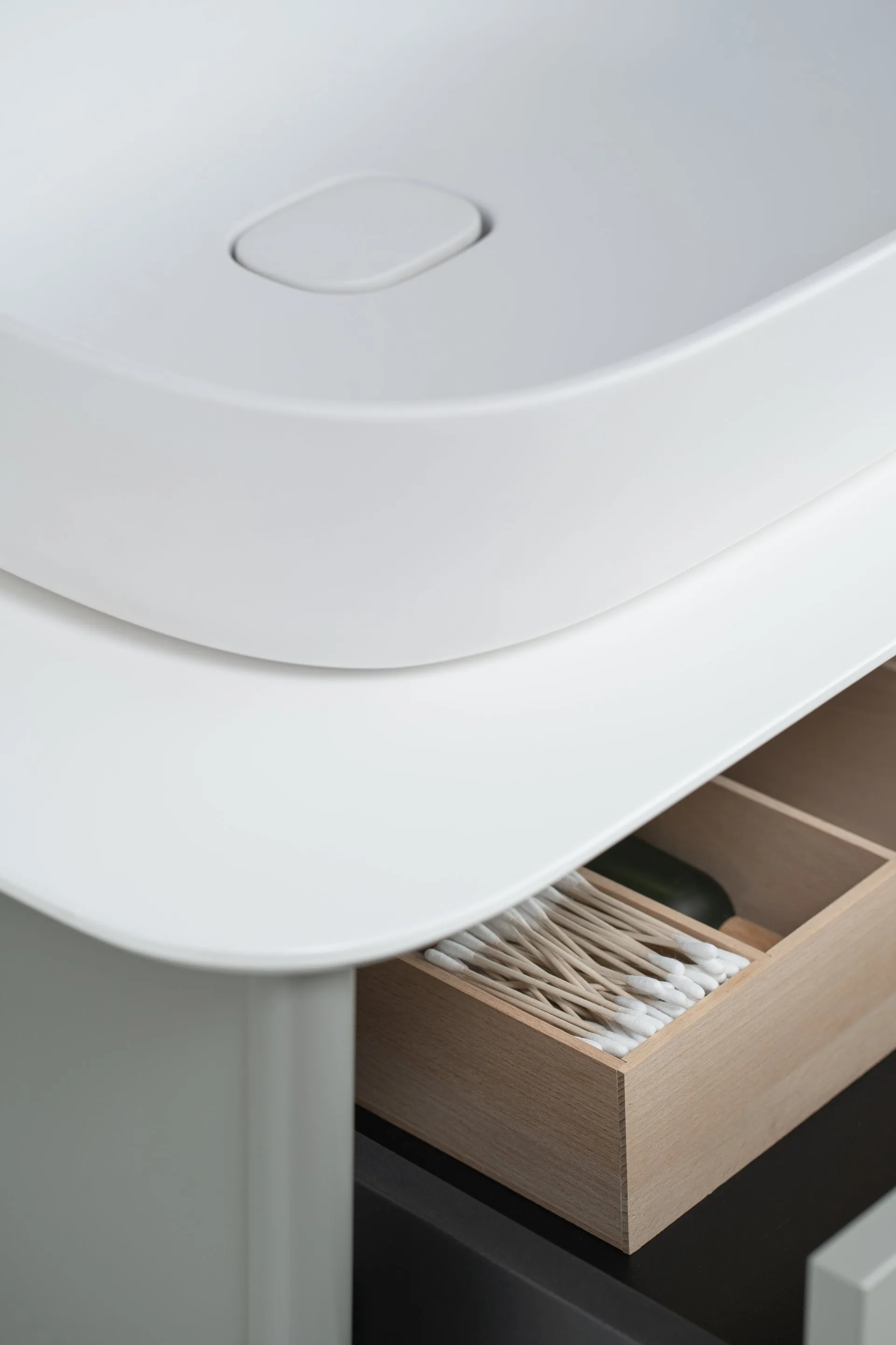 BADEDU TANA Waschbecken mit Unterschrank 80 cm breit, Grau matt, Waschbecken Gussmarmor Weiß, mit Füßen
