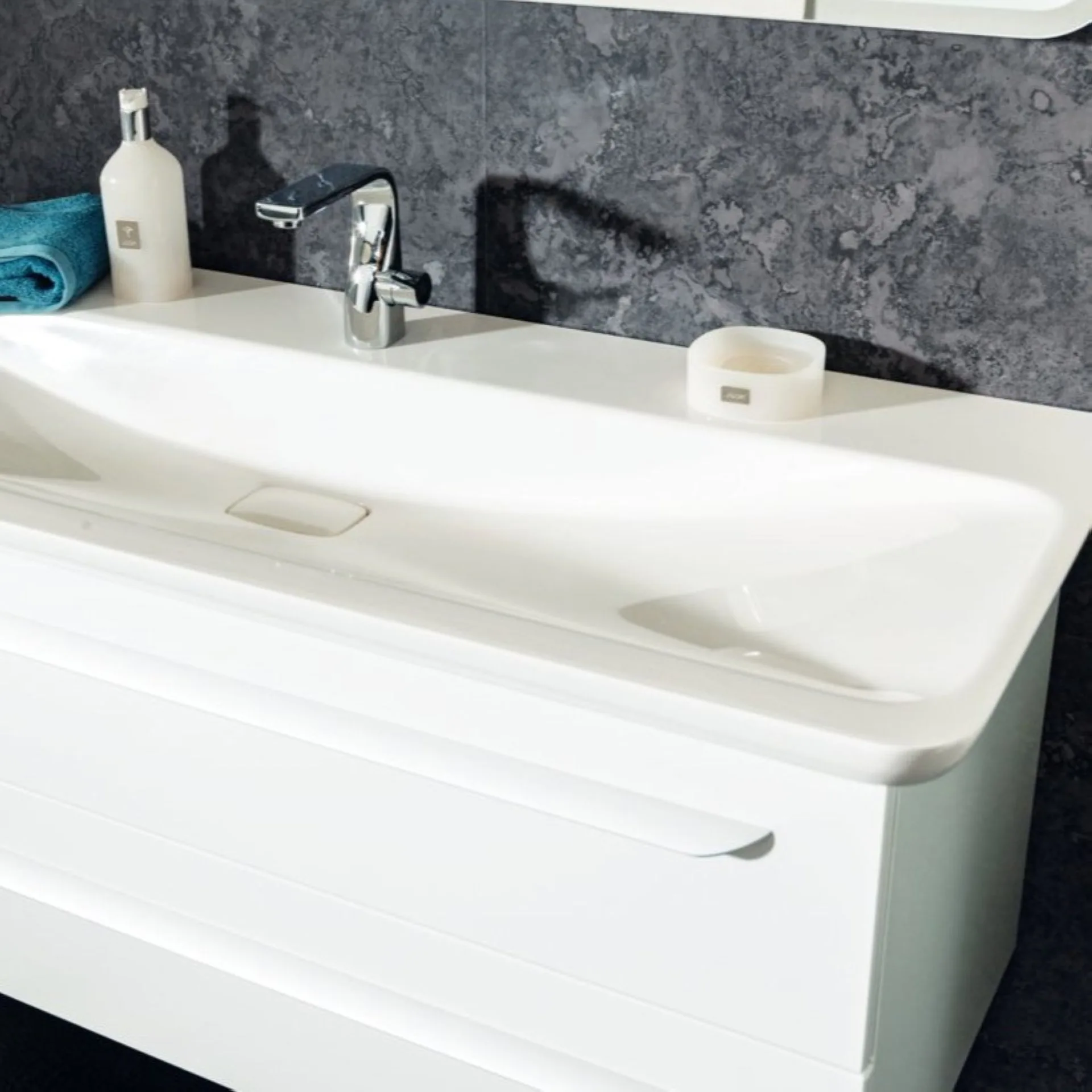 Lanzet M9 Waschbecken 127 cm, 1 Hahnloch
