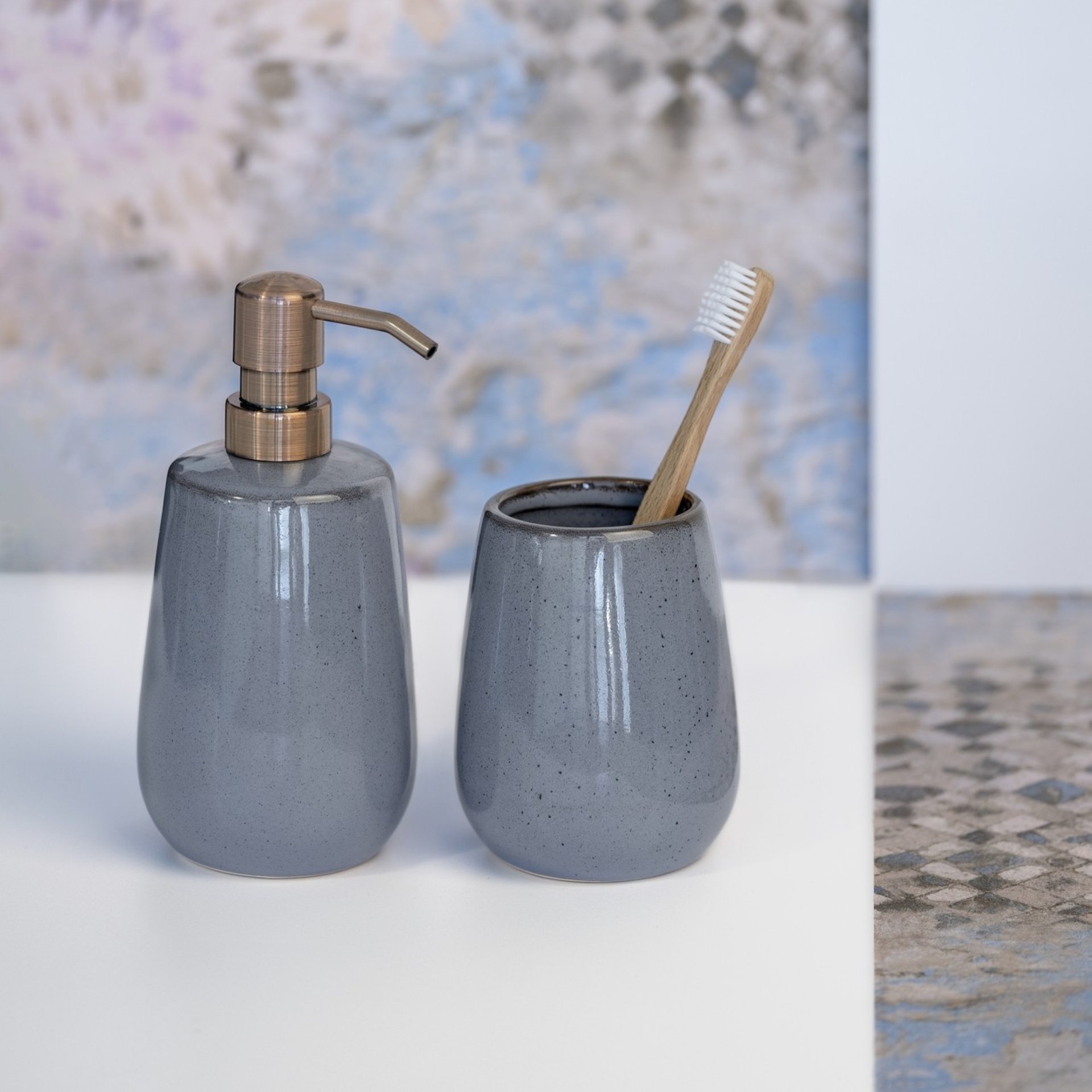 WENKO SIRMIONE Accessoire Set, Blau, Zahnputzbecher, Seifenspender, Keramik