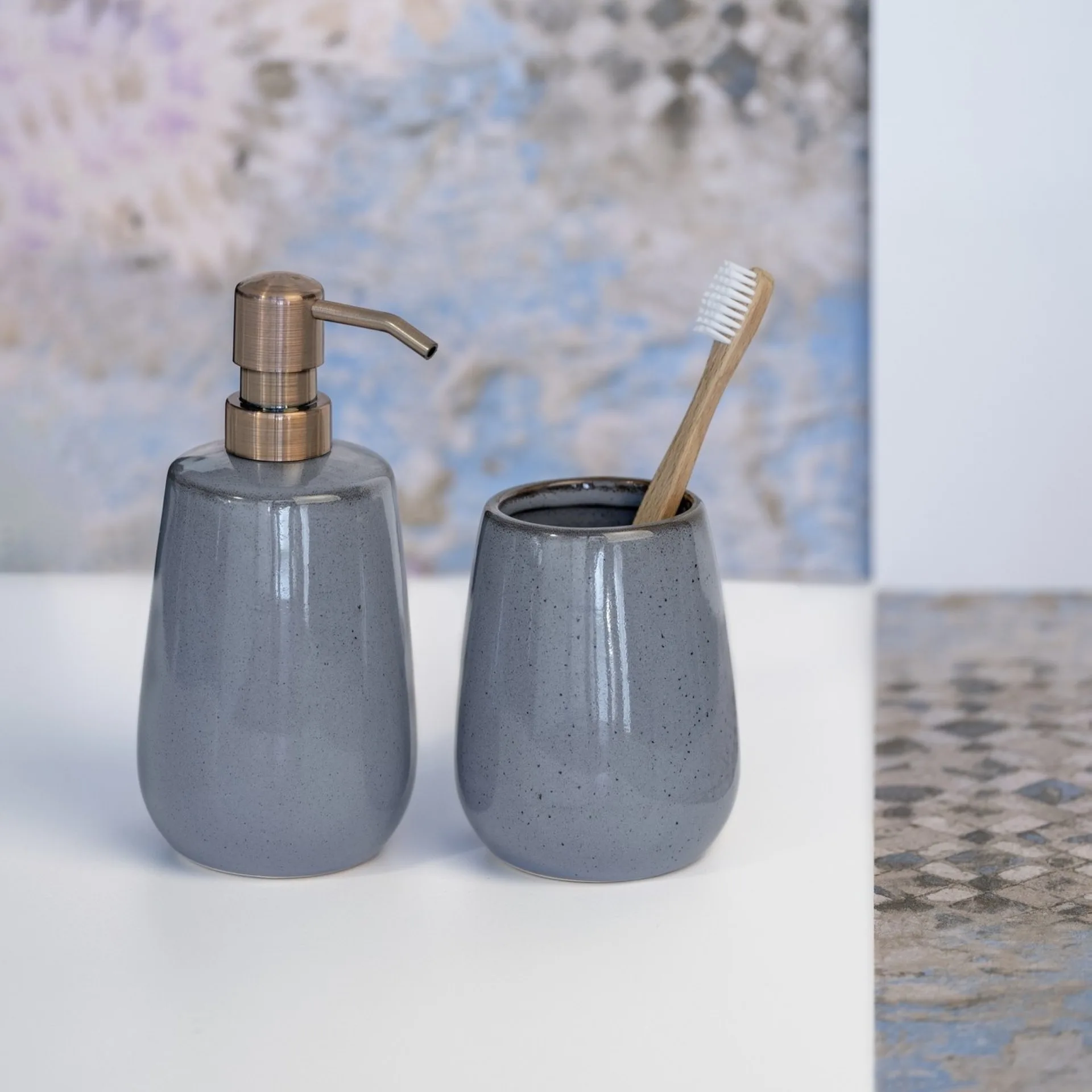 WENKO SIRMIONE Accessoire Set, Blau, Zahnputzbecher, Seifenspender, Keramik