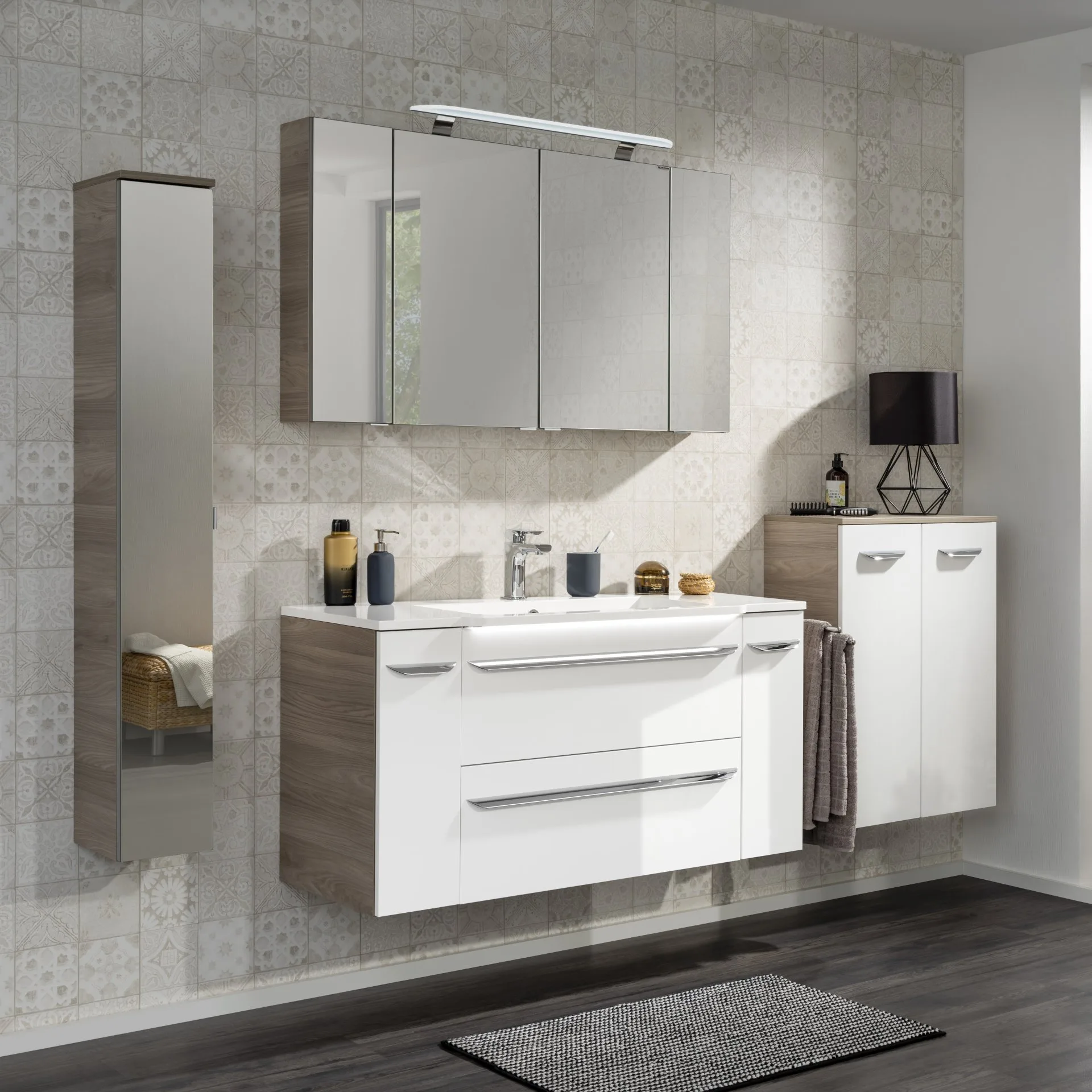 FACKELMANN LUXOR Doppel Midischrank 60 cm breit, Weiß/Braun hell + Wäschekorb