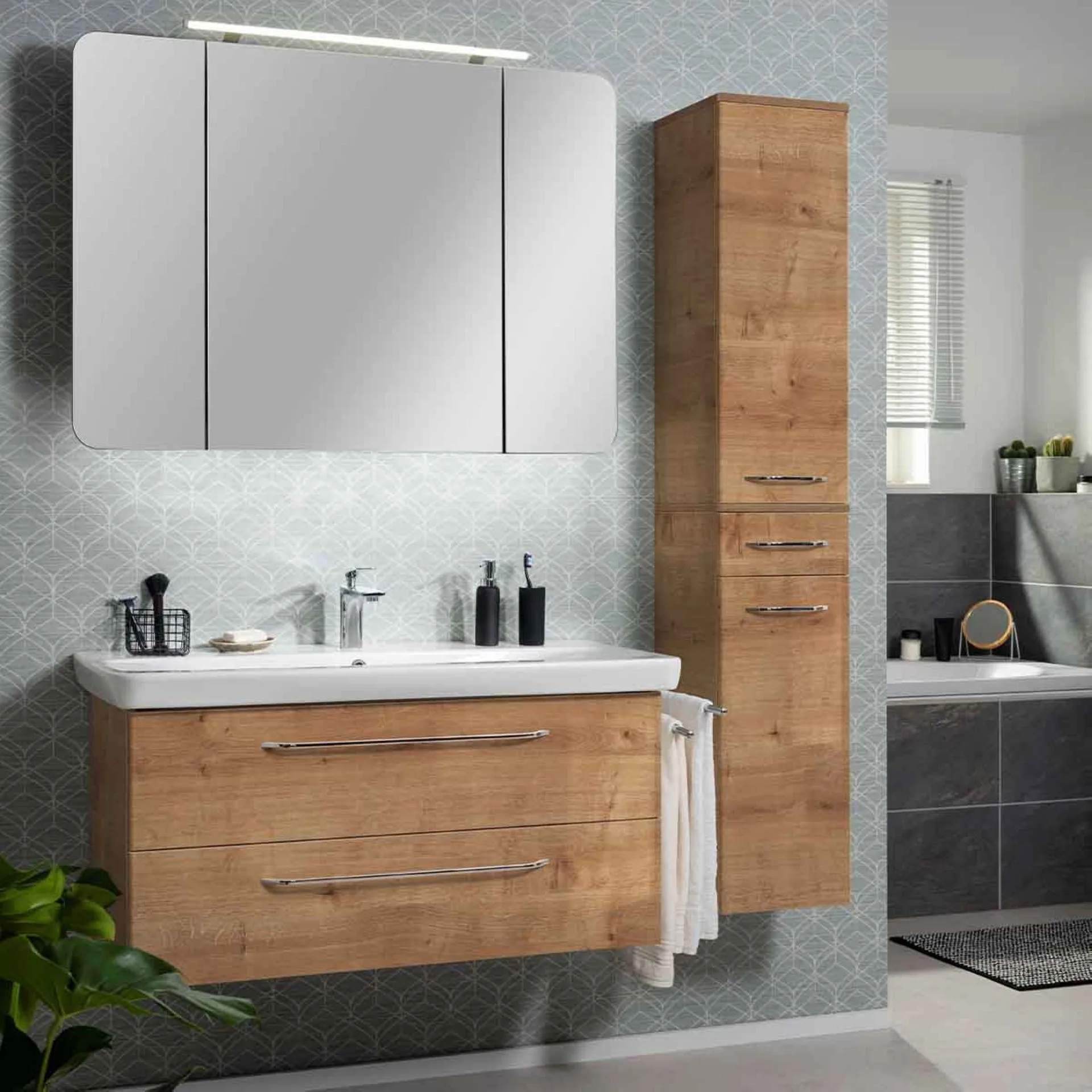 FACKELMANN MILANO Badmöbel Set 4-teilig 88 cm breit, Braun hell, Waschbecken Keramik Weiß + LED Spiegelschrank + Hochschrank