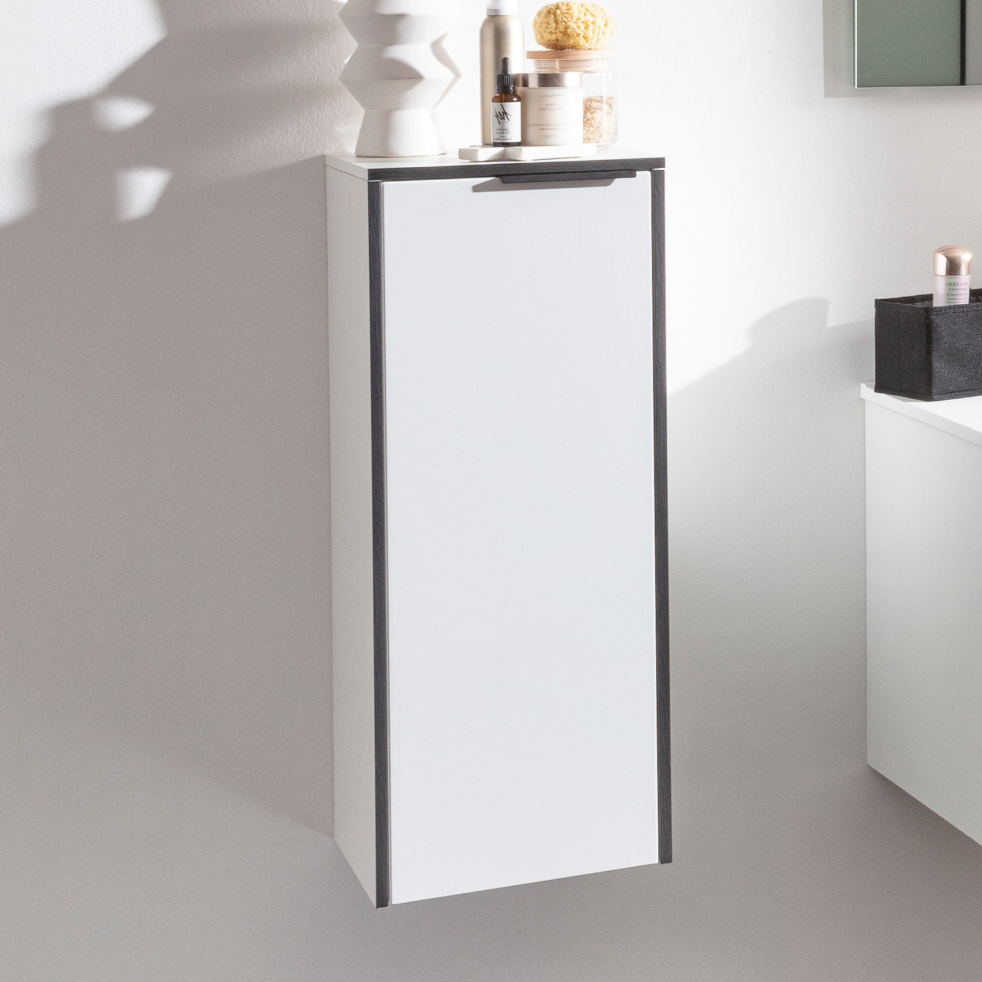 FACKELMANN FLAIR Midischrank 33 cm breit, Weiß/Anthrazit, Türanschlag rechts