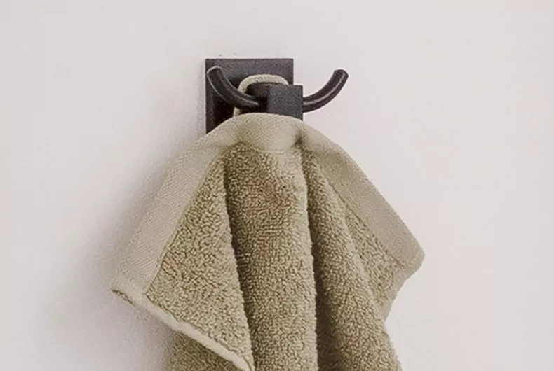 Bad Aufbewahrung mit Handtuchhaken