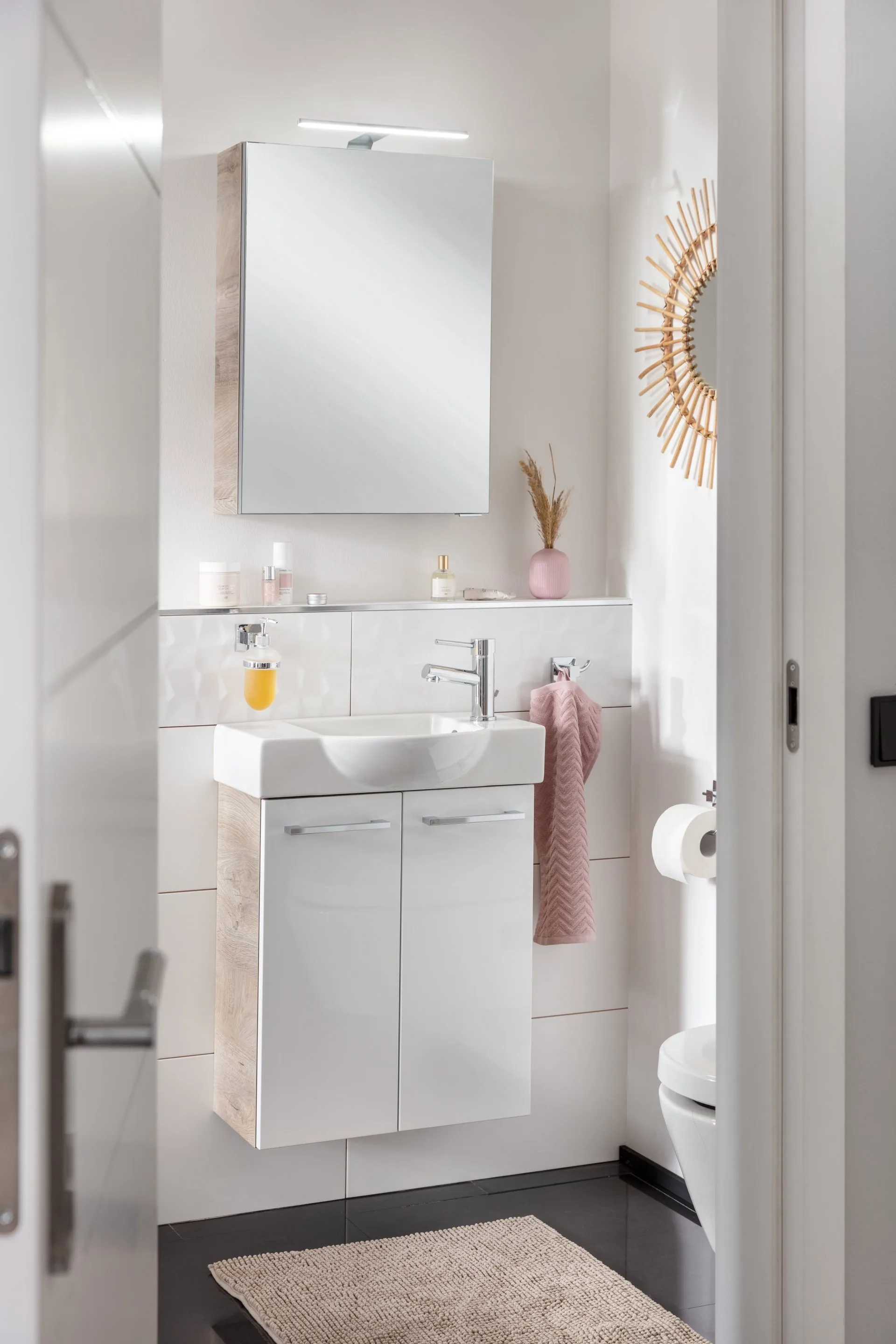 FACKELMANN SBC STANFORD Gäste WC Waschtisch Set 55 cm breit, Weiß/Braun hell, Waschbecken Keramik Weiß, Hahnloch rechts
