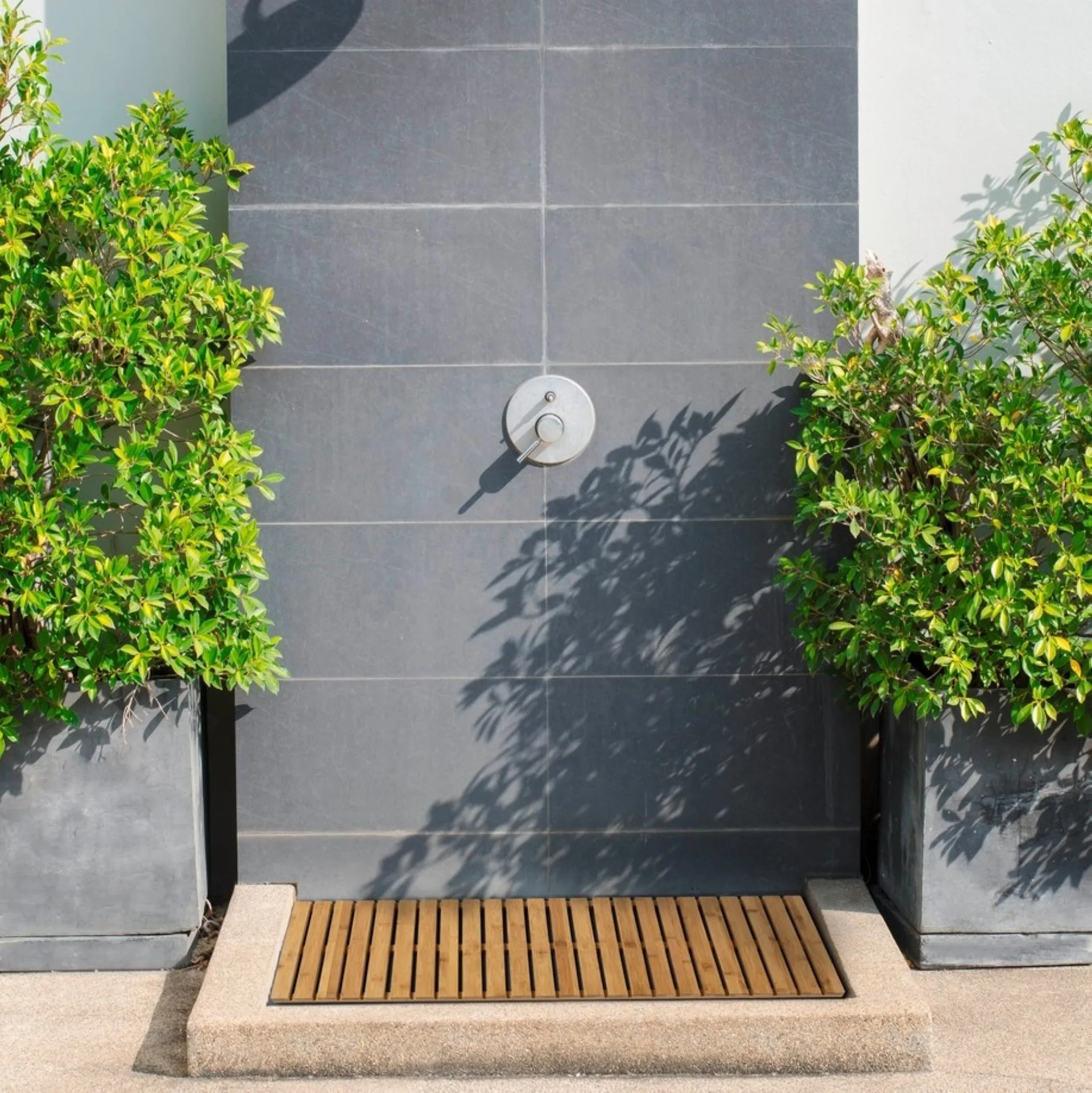 WENKO INDOOR&OUTDOOR Badematte 100 x 50 cm, Braun, aus Bambus