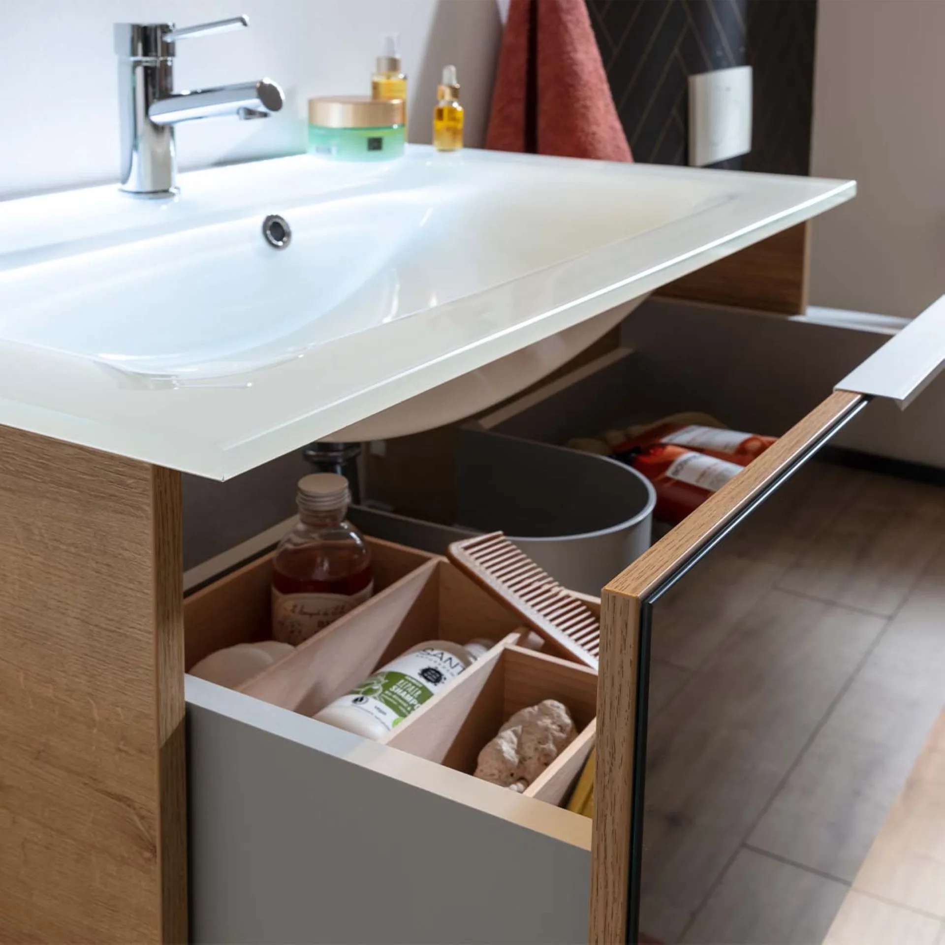 FACKELMANN B.BRILLANT Waschtisch Set mit Spiegel 100 cm breit, Anthrazit Glas/Braun hell, Waschbecken Glas Weiß