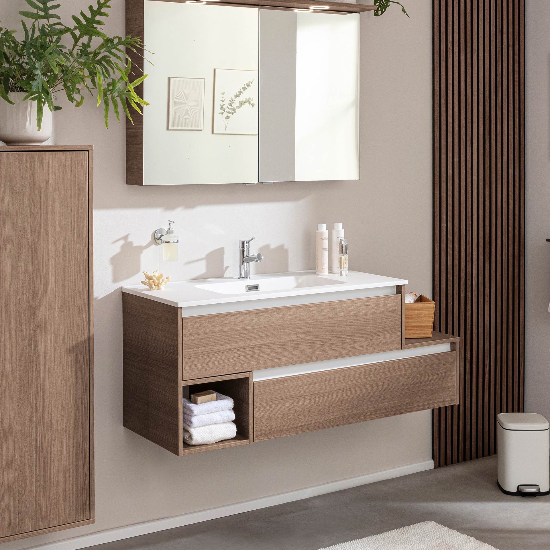 FACKELMANN VITA Waschbecken mit Unterschrank 129 cm breit, Braun hell, Waschbecken Gussmarmor Weiß matt, Ablage rechts, asymmetrisch