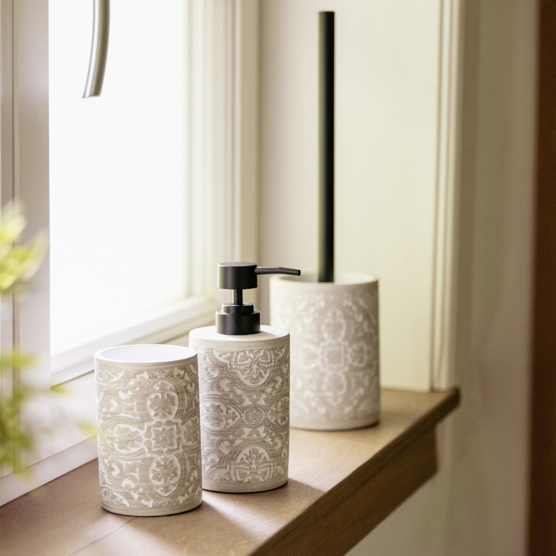 WENKO ORTEZZANO Accessoire Set, Grau, Zahnputzbecher, Seifenspender, WC-Garnitur