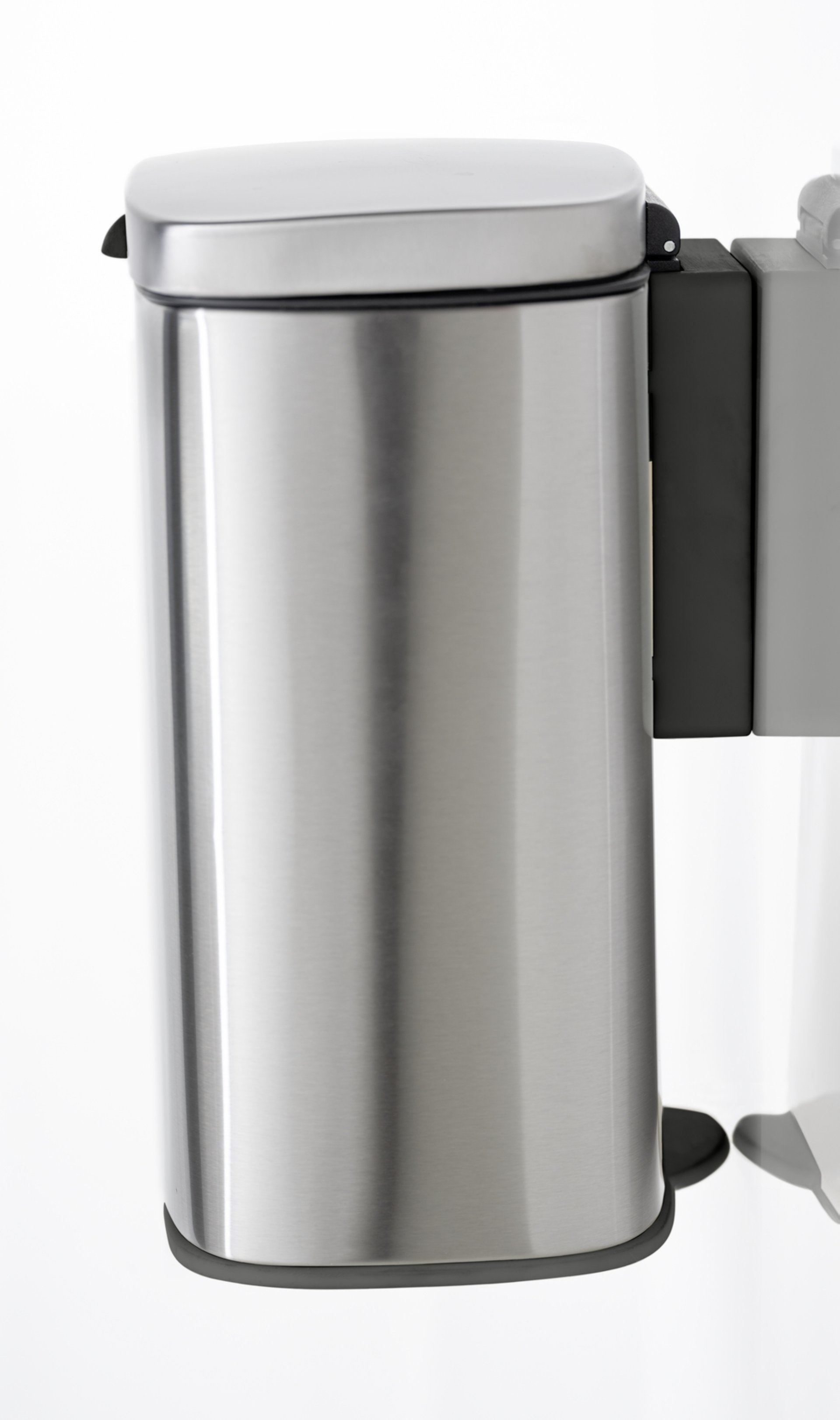 WENKO SARE Kosmetikeimer 5 Liter, Silber matt, mit Absenkautomatik, zur Wandmontage