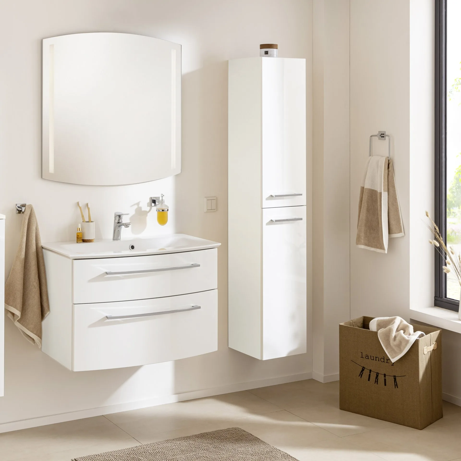 FACKELMANN B.STYLE Badmöbel Set 4-teilig 83 cm breit, Weiß + LED Spiegel + Hochschrank Türanschlag rechts