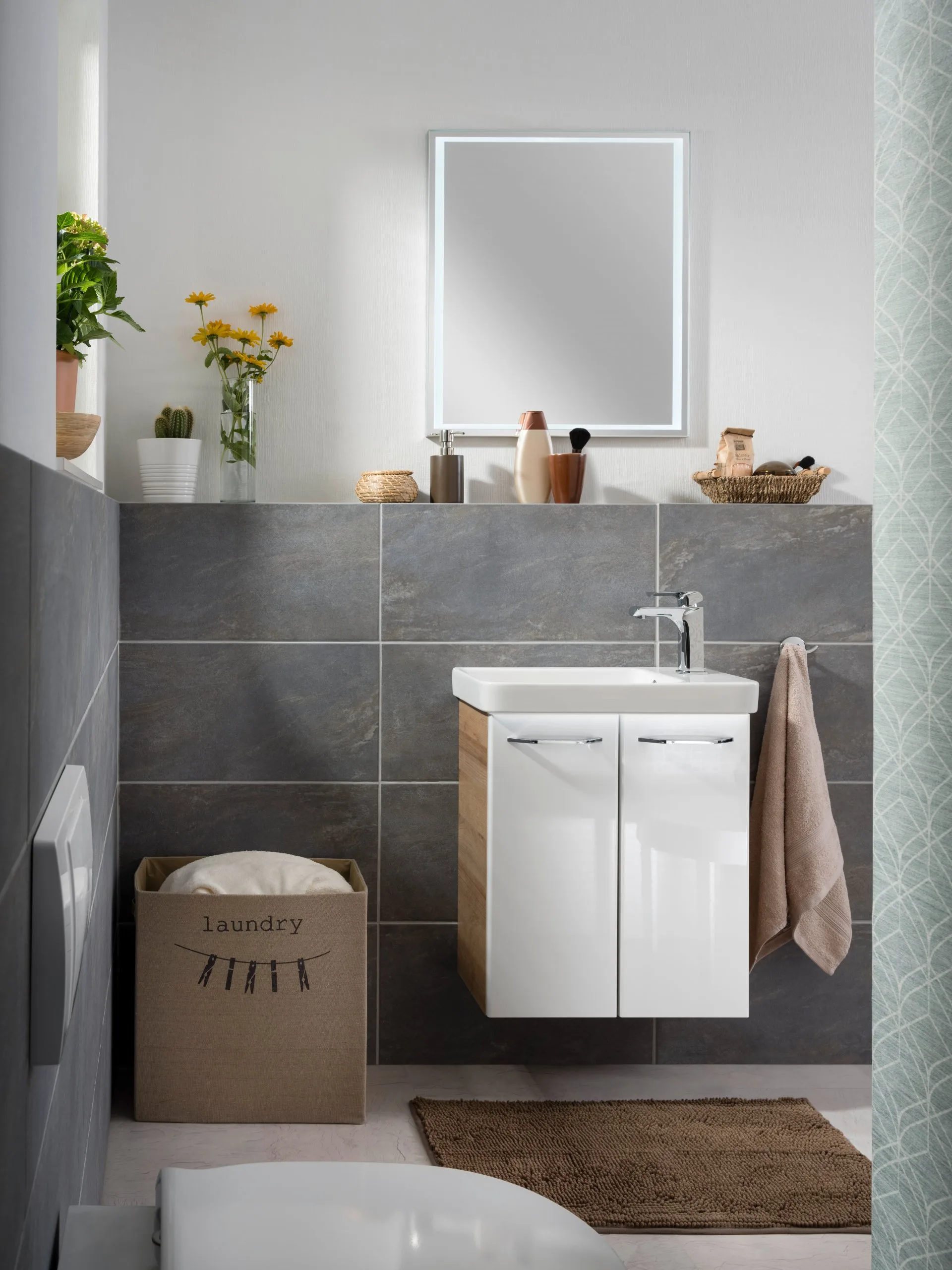 FACKELMANN MILANO Gäste WC Waschtisch Set mit Spiegel 55 cm breit, Weiß/Braun hell, Waschbecken Keramik Weiß + Waschbeckenbeleuchtung + Waschtischarmatur