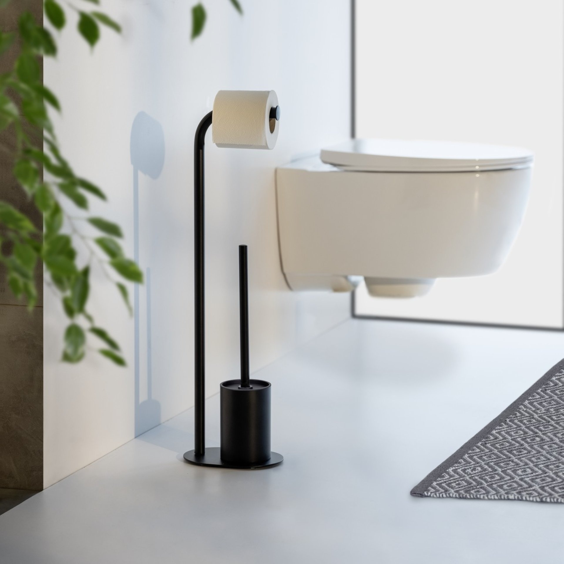 WENKO LEVANTE WC-Garnitur, Schwarz, mit Toilettenpapierhalter, stehend