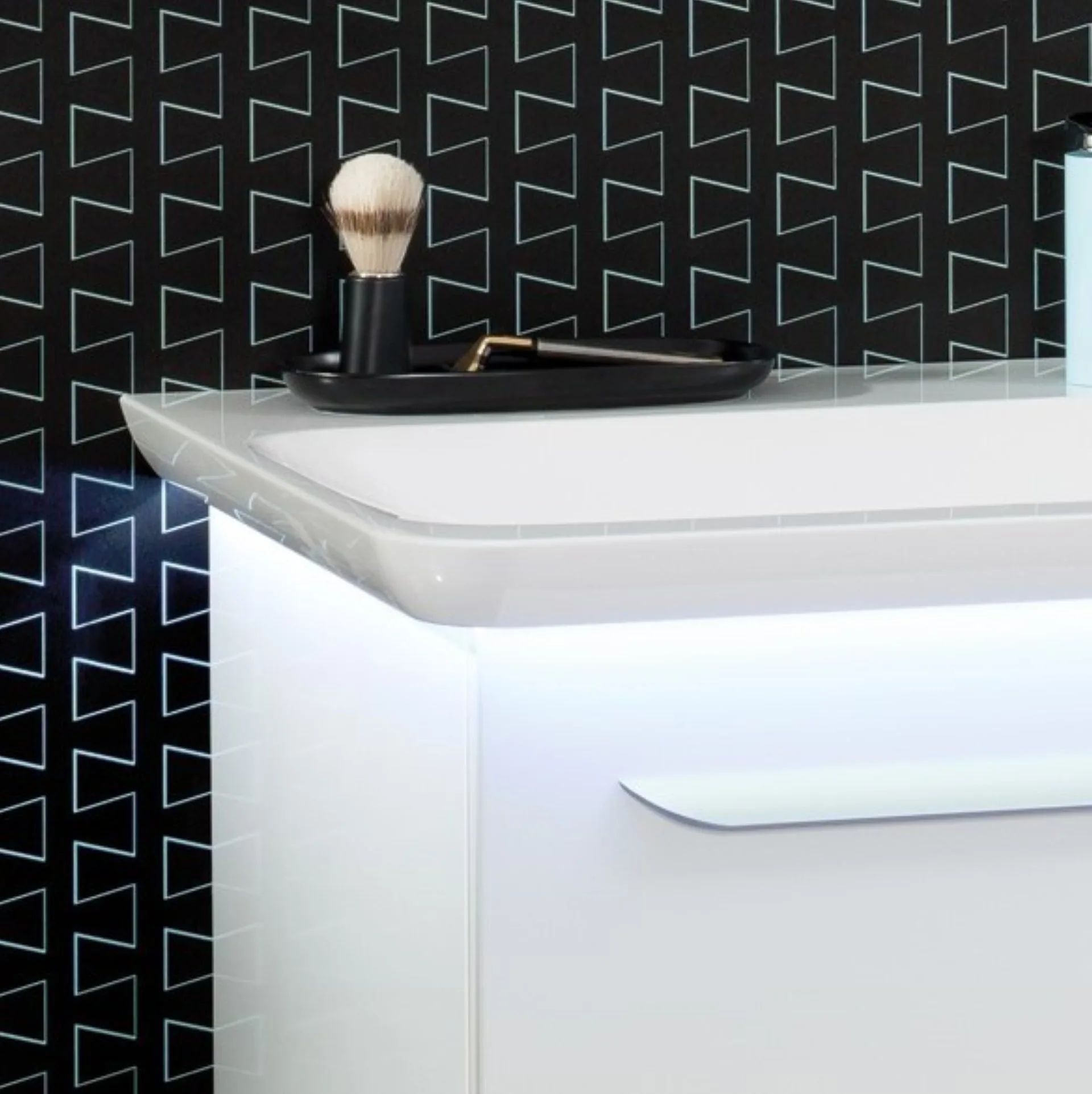 LANZET M9 Waschtisch Set mit Spiegel 70 cm breit, Weiß, Waschbecken Gussmarmor Weiß + LED Spiegel + Waschbeckenbeleuchtung