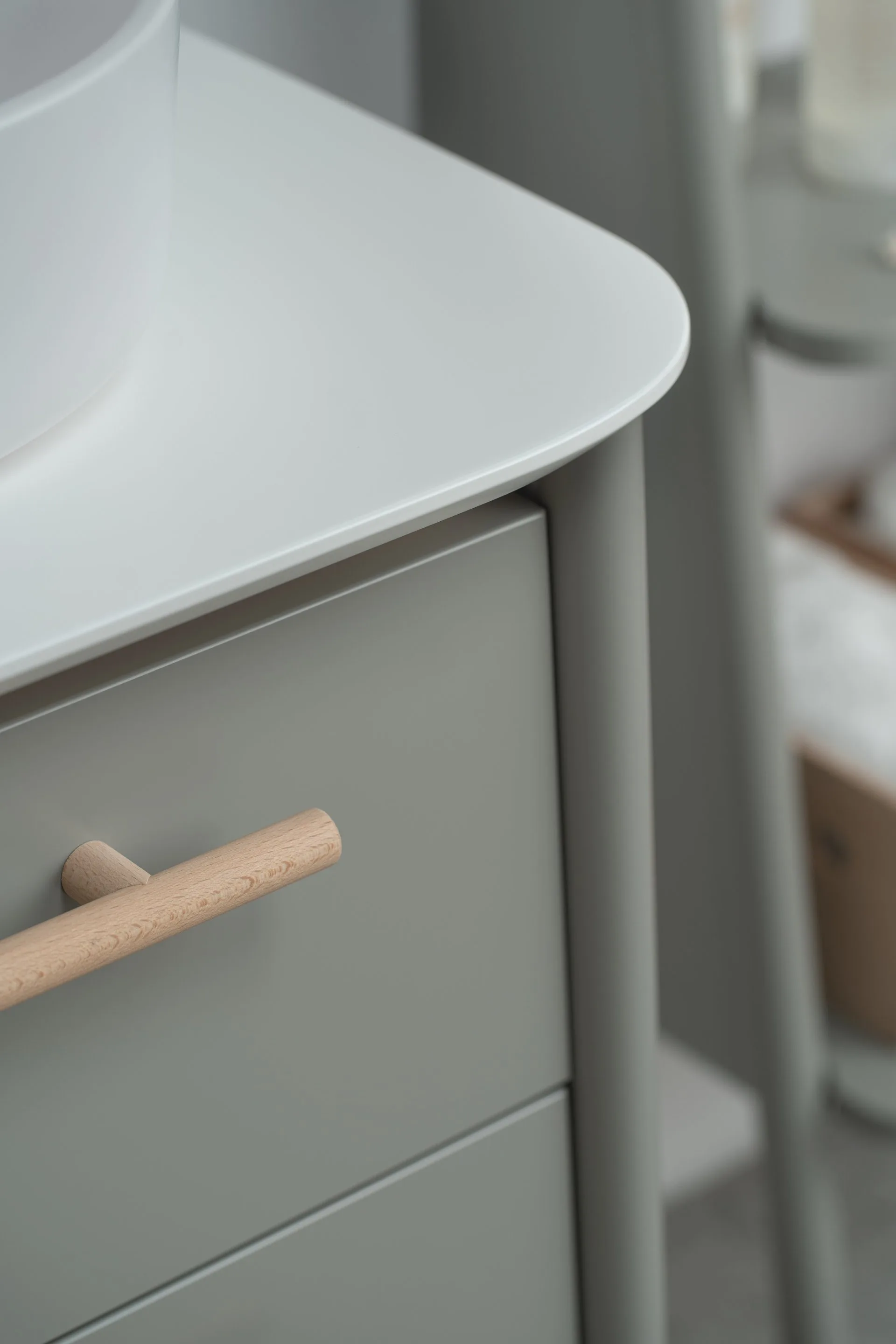 BADEDU TANA Waschbecken mit Unterschrank 80 cm breit, Grau matt, Waschbecken Gussmarmor Weiß, mit Füßen