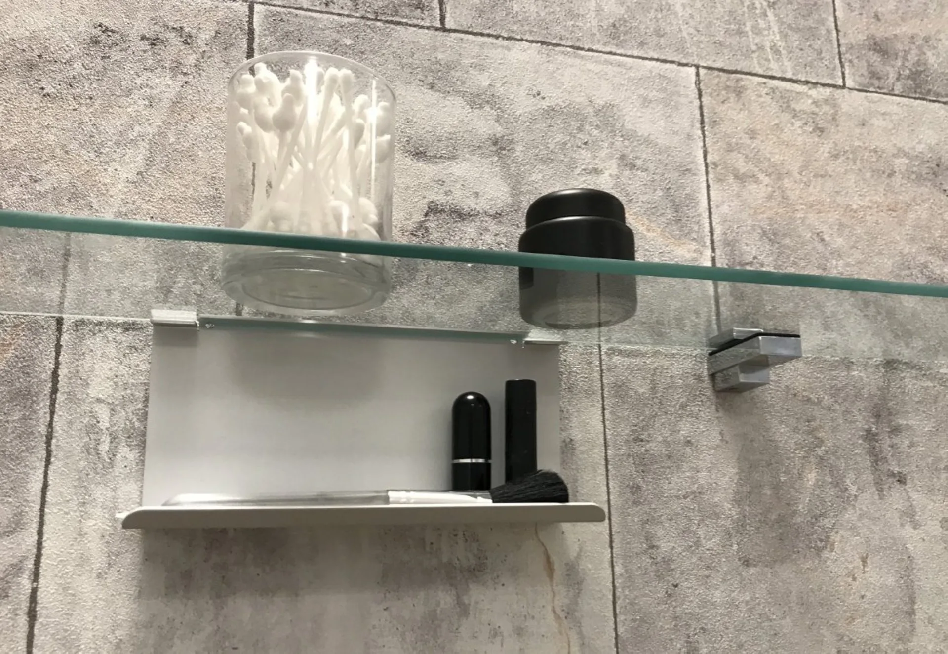FACKELMANN Ablage für Glaseinlegeböden 20 cm breit, Silber