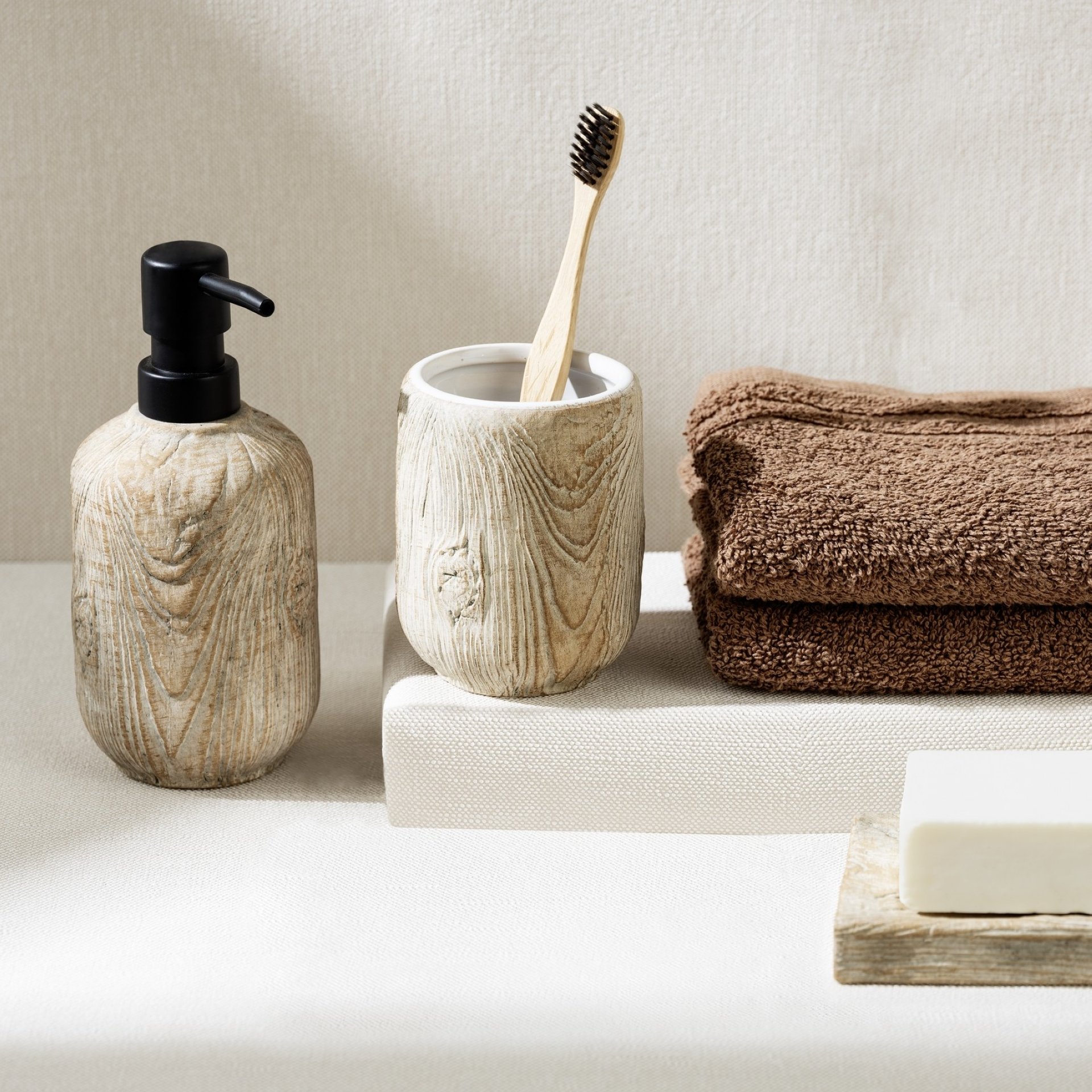 WENKO FLORIO Accessoire Set, Beige, Zahnputzbecher, Seifenspender, WC-Garnitur, Keramik