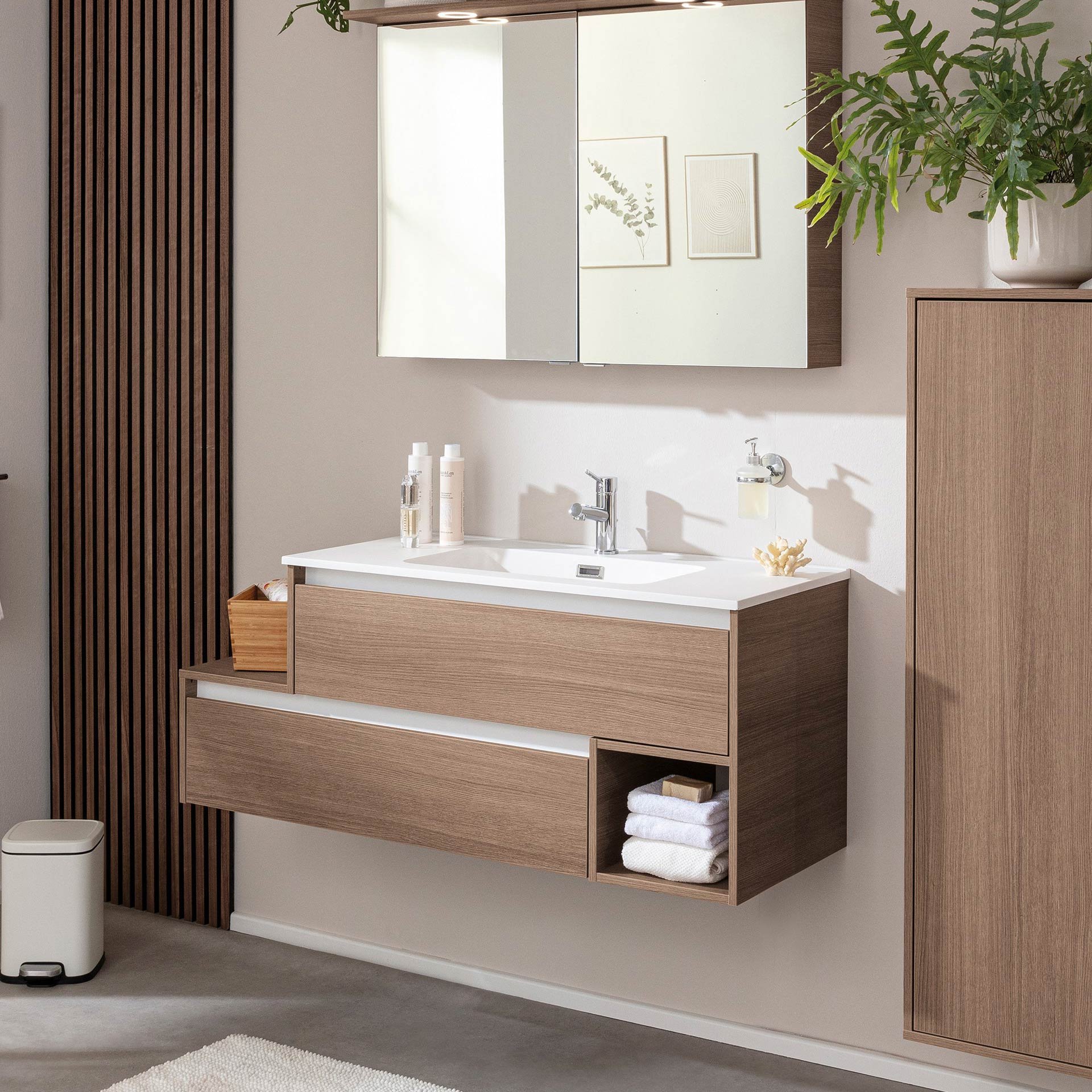 FACKELMANN VITA Waschbecken mit Unterschrank 129 cm breit, Braun hell, Waschbecken Gussmarmor Weiß matt, Ablage links, asymmetrisch