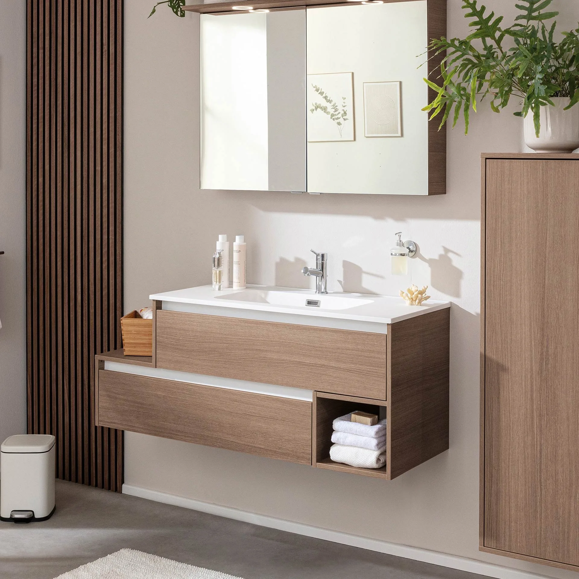 FACKELMANN VITA Waschbecken mit Unterschrank 129 cm breit, Braun hell, Waschbecken Gussmarmor Weiß matt, Ablage links, asymmetrisch