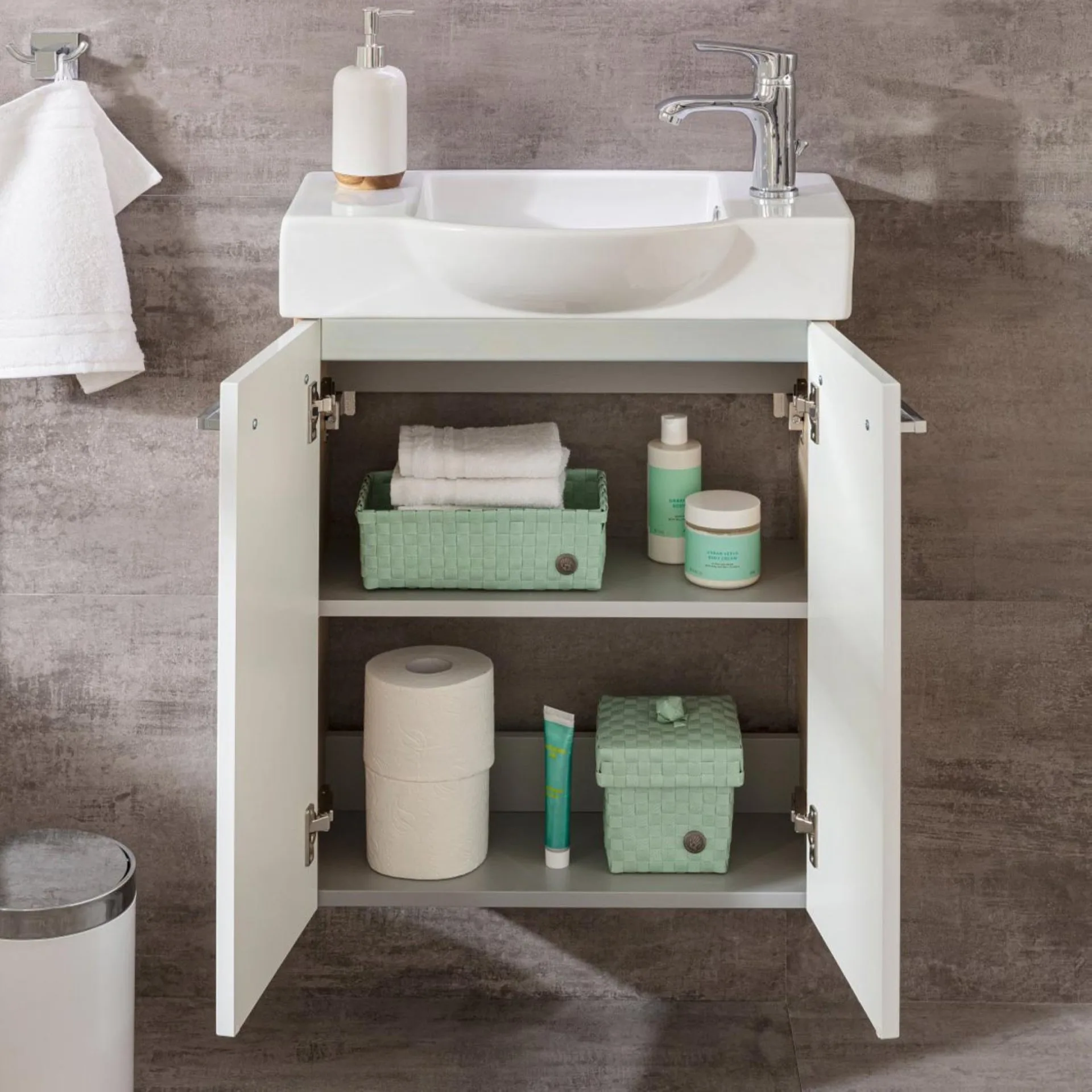 FACKELMANN SBC B.STYLE Waschbeckenunterschrank Gäste WC 55 cm breit, Weiß/Braun, 2 Türen