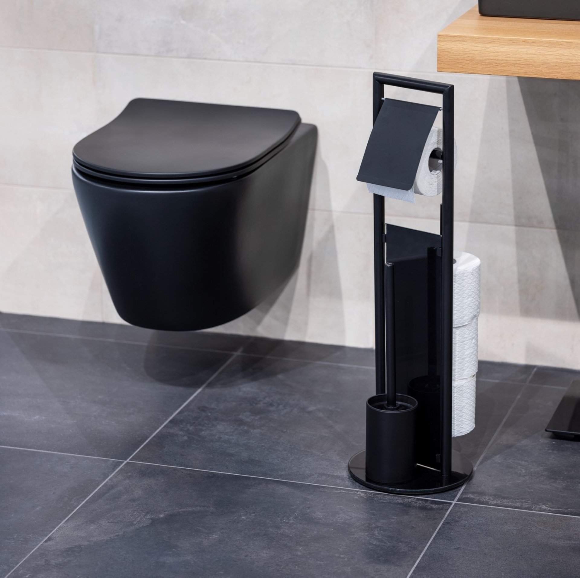 WENKO RAVINA WC-Garnitur, Schwarz, mit Toilettenpapierhalter und Bevorrater, stehend