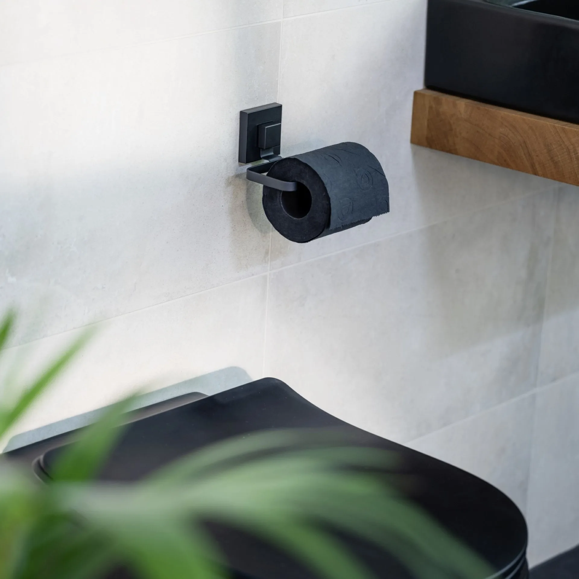 WENKO QUADRO Toilettenpapierhalter, Schwarz, Befestigen ohne Bohren