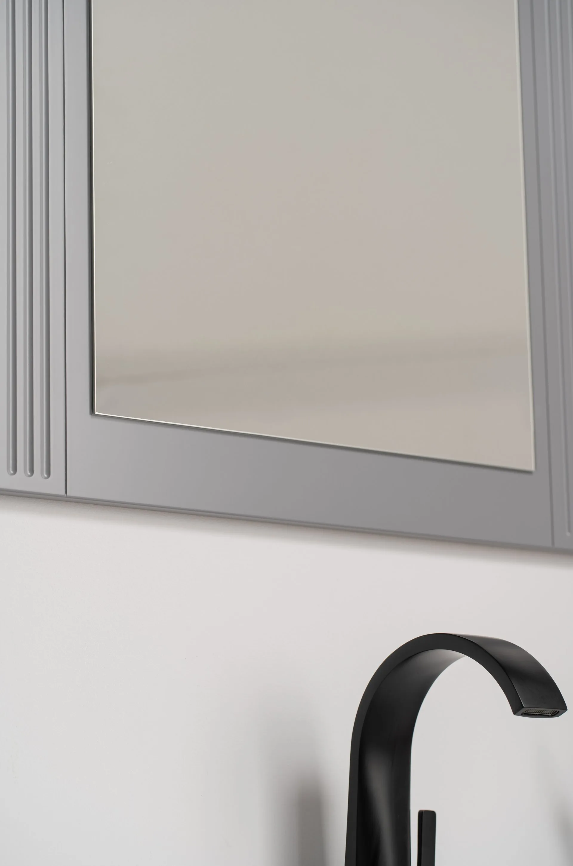 BADEDU RILA Spiegel 60 cm breit, Grau matt