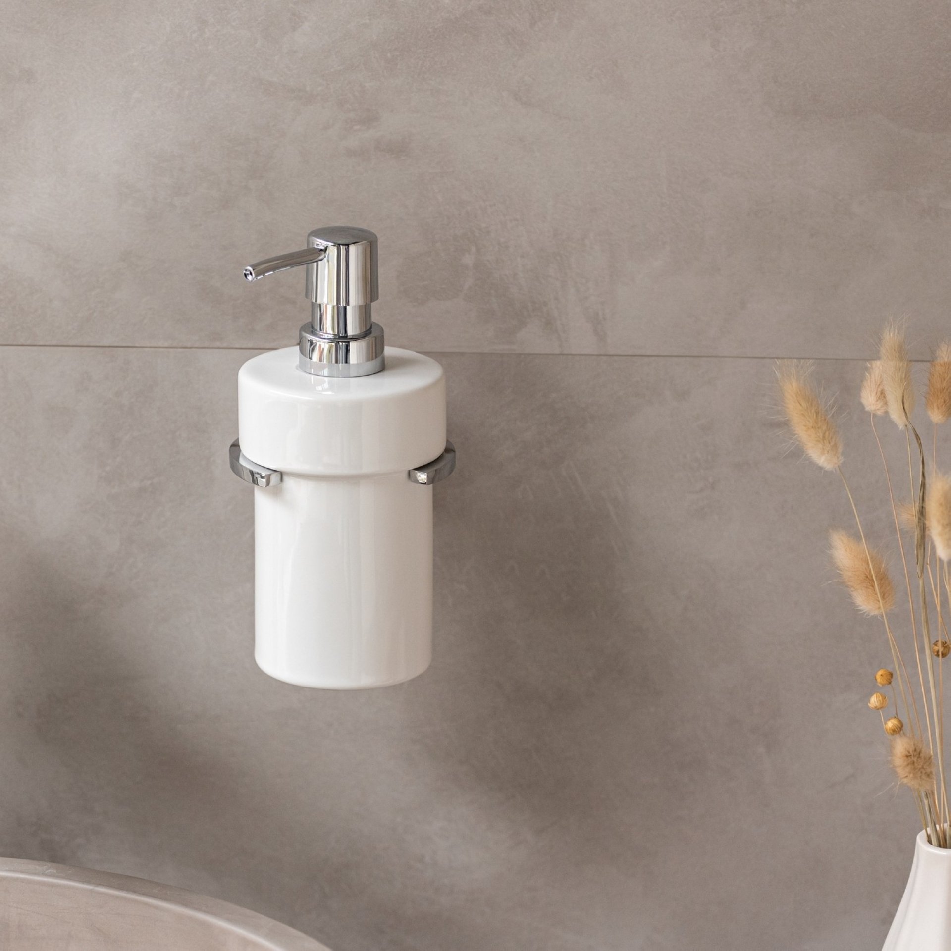 WENKO ISERA Seifenspender 360 ml, Silber, UV-Loc