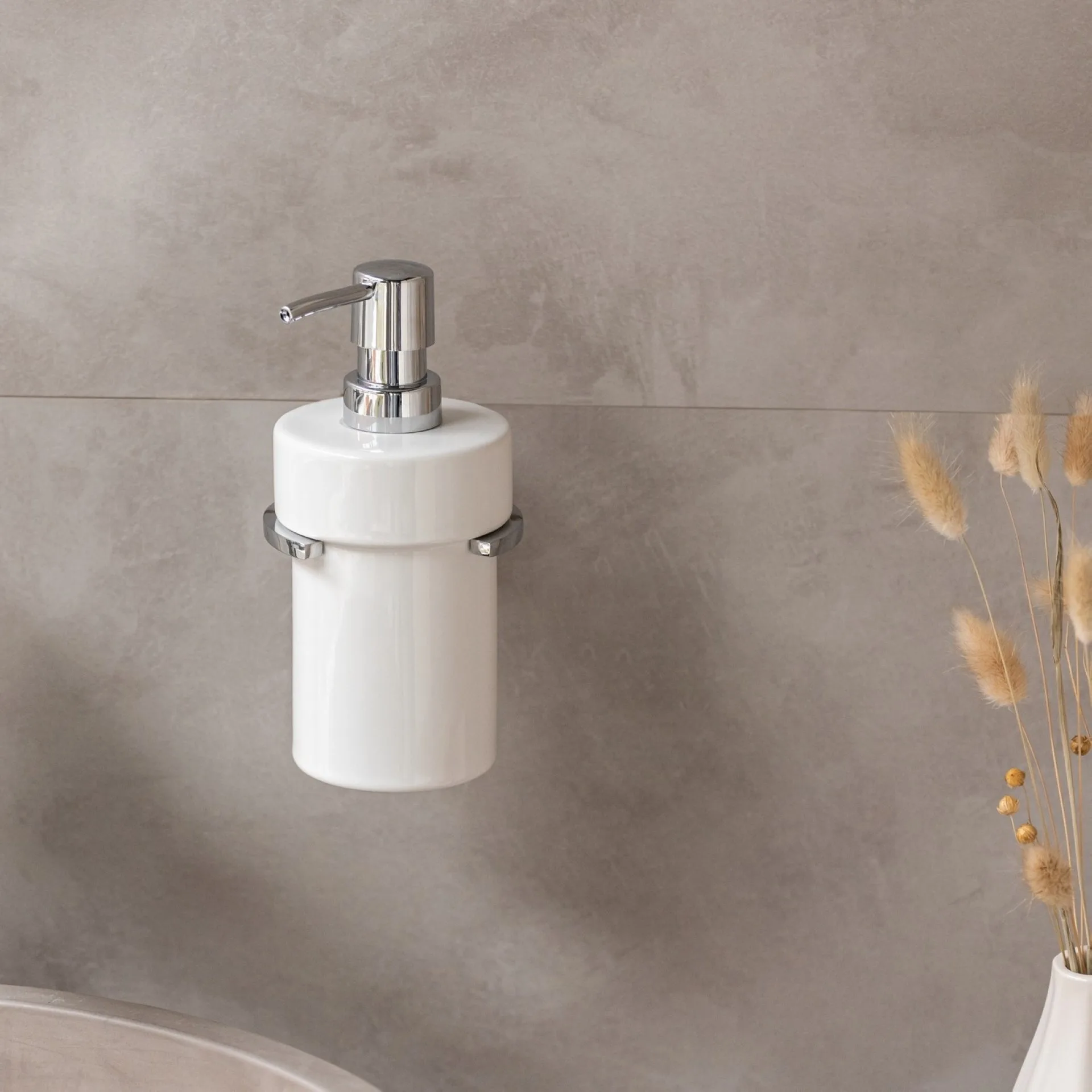 WENKO ISERA Seifenspender 360 ml, Silber, UV-Loc