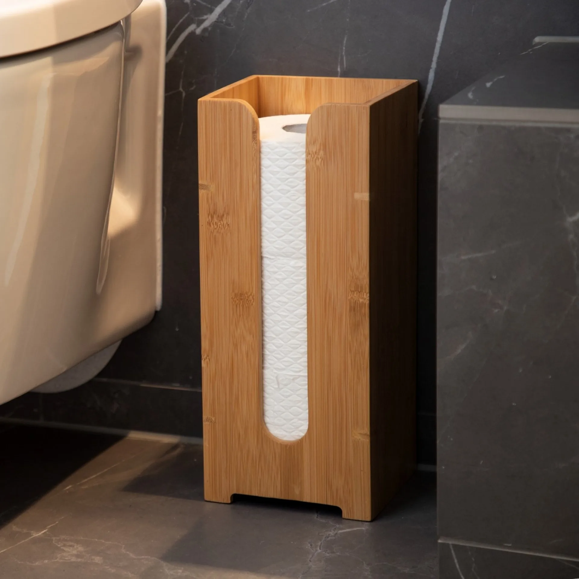 WENKO BAMBUSA Toilettenpapier Ersatzrollenhalter, Braun, aus Bambus, stehend