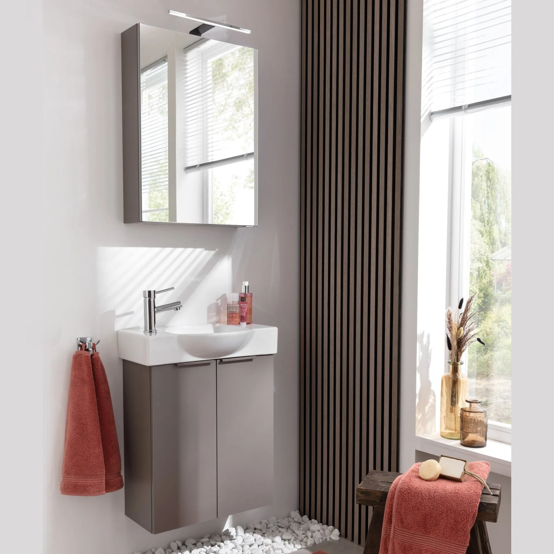 FACKELMANN SBC B.PARIS Gäste WC Waschtisch Set 55 cm breit, Grau, Waschbecken Keramik Weiß, Hahnloch links