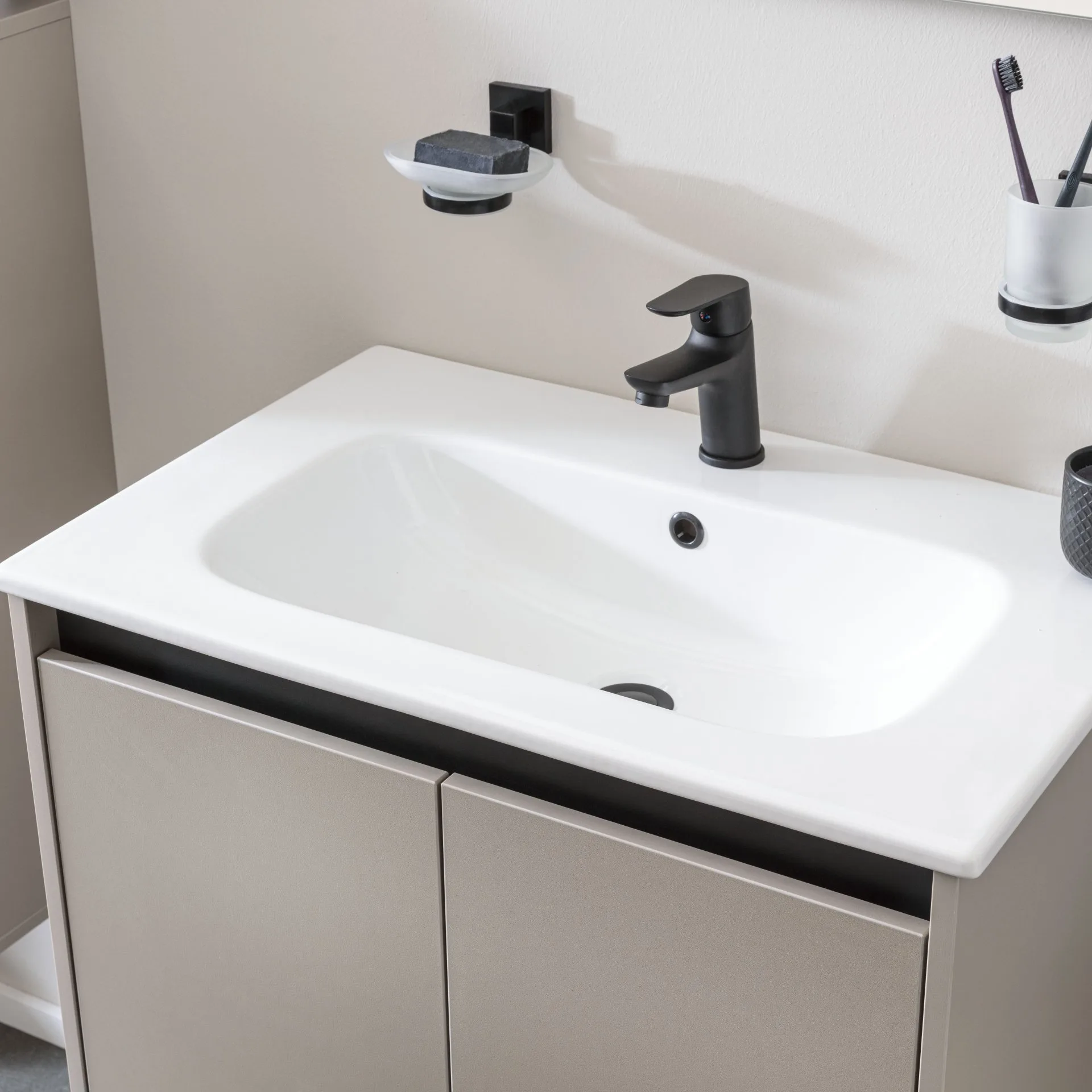 FACKELMANN COMPACT LINE Waschtisch Set mit Spiegelschrank 71 cm breit, Grau, Waschbecken Keramik Weiß, inklusive Aufsatzleuchte und Elektro-Box