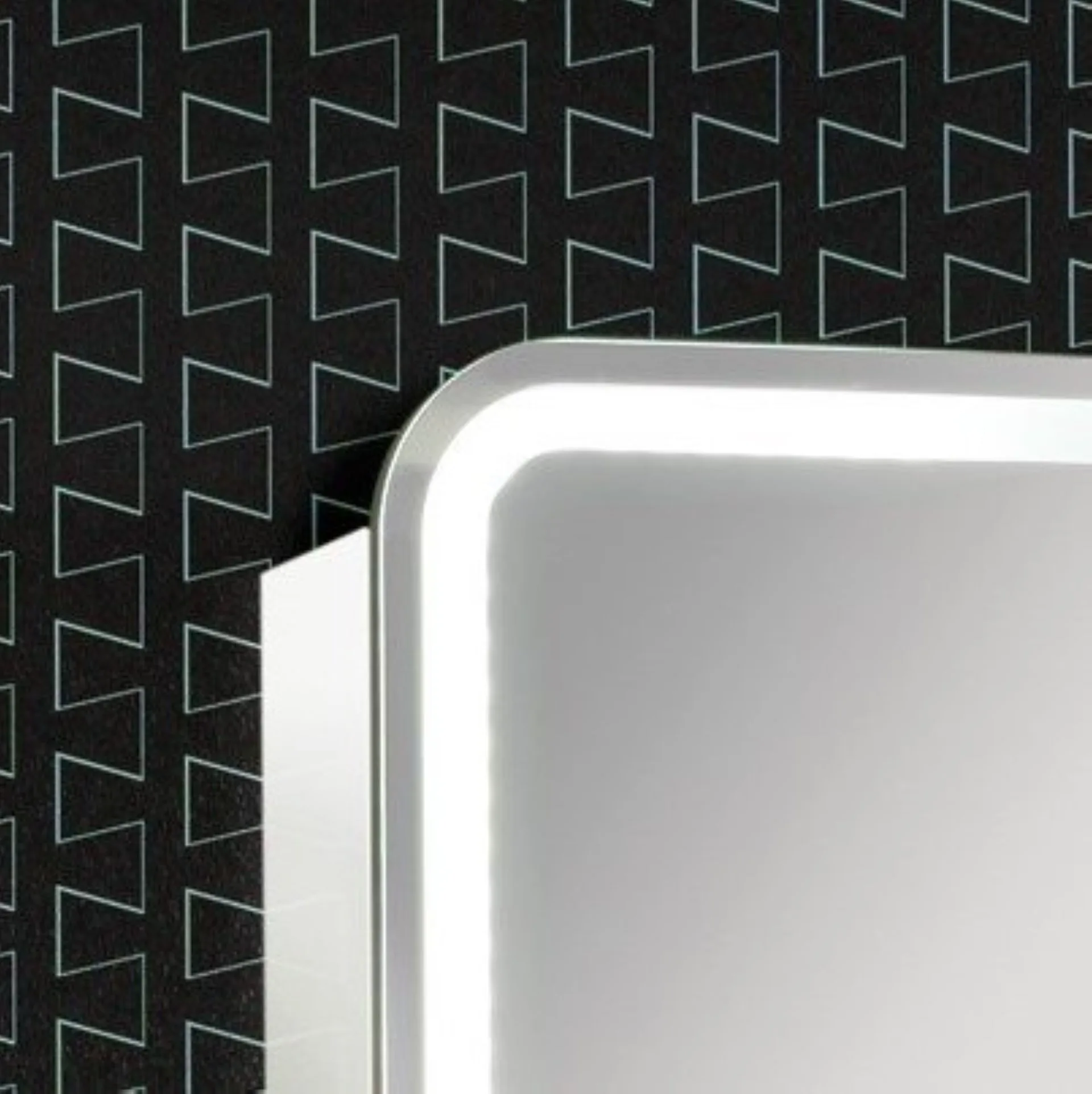 Lanzet M9 Spiegelschrank 80 cm mit umlaufender LED-Beleuchtung, Weiß