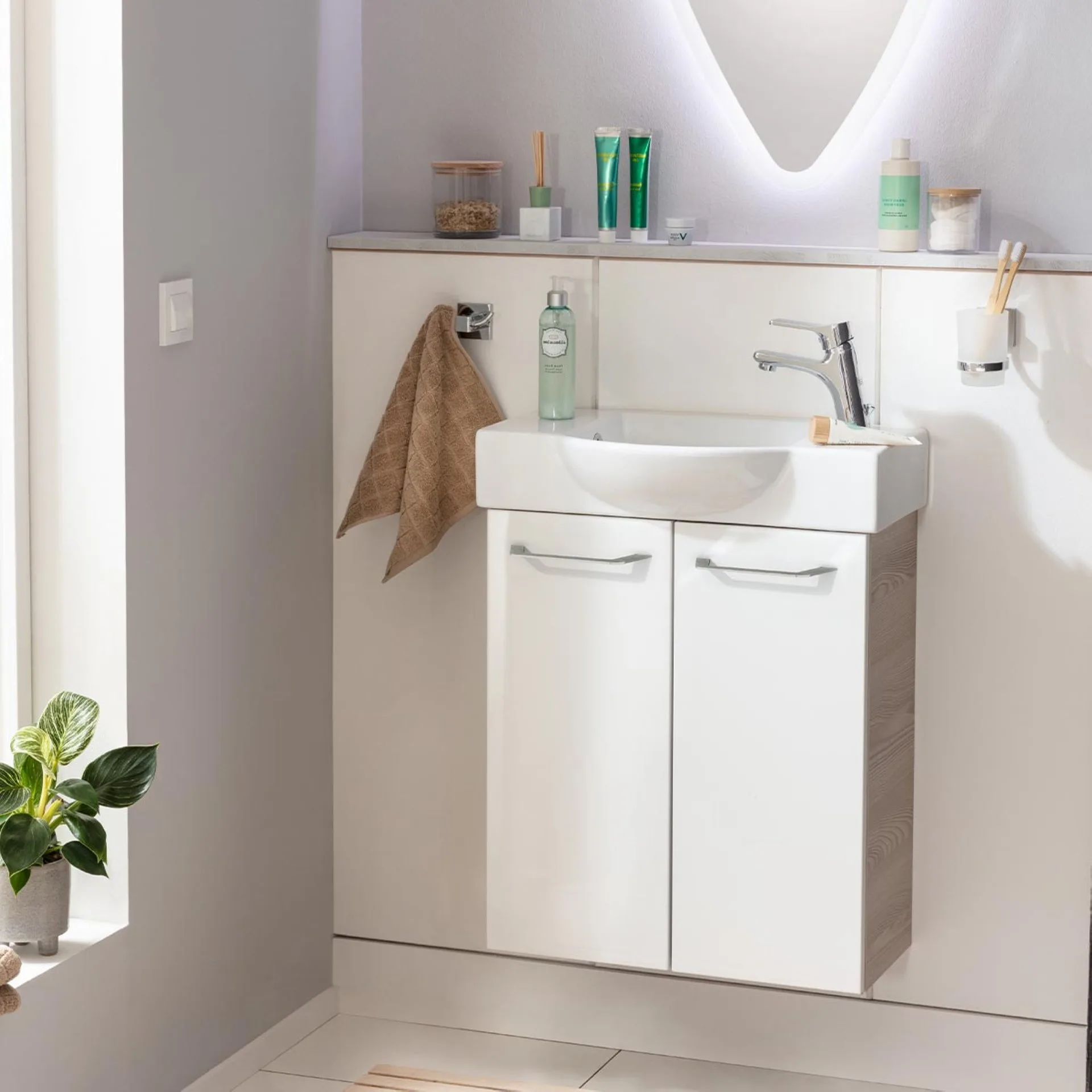 FACKELMANN SBC B.CLEVER Gäste WC Waschtisch Set 55 cm breit, Weiß/Braun hell, Waschbecken Keramik Weiß, Hahnloch rechts