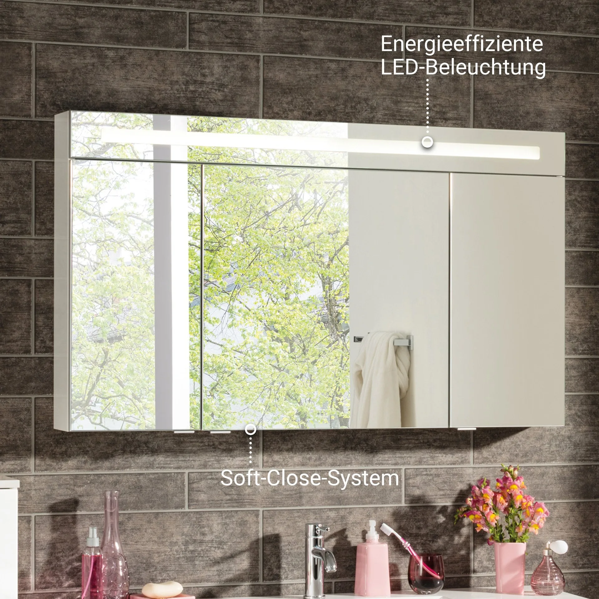 FACKELMANN B.CLEVER LED Spiegelschrank 120 cm breit, Weiß, 3 Türen
