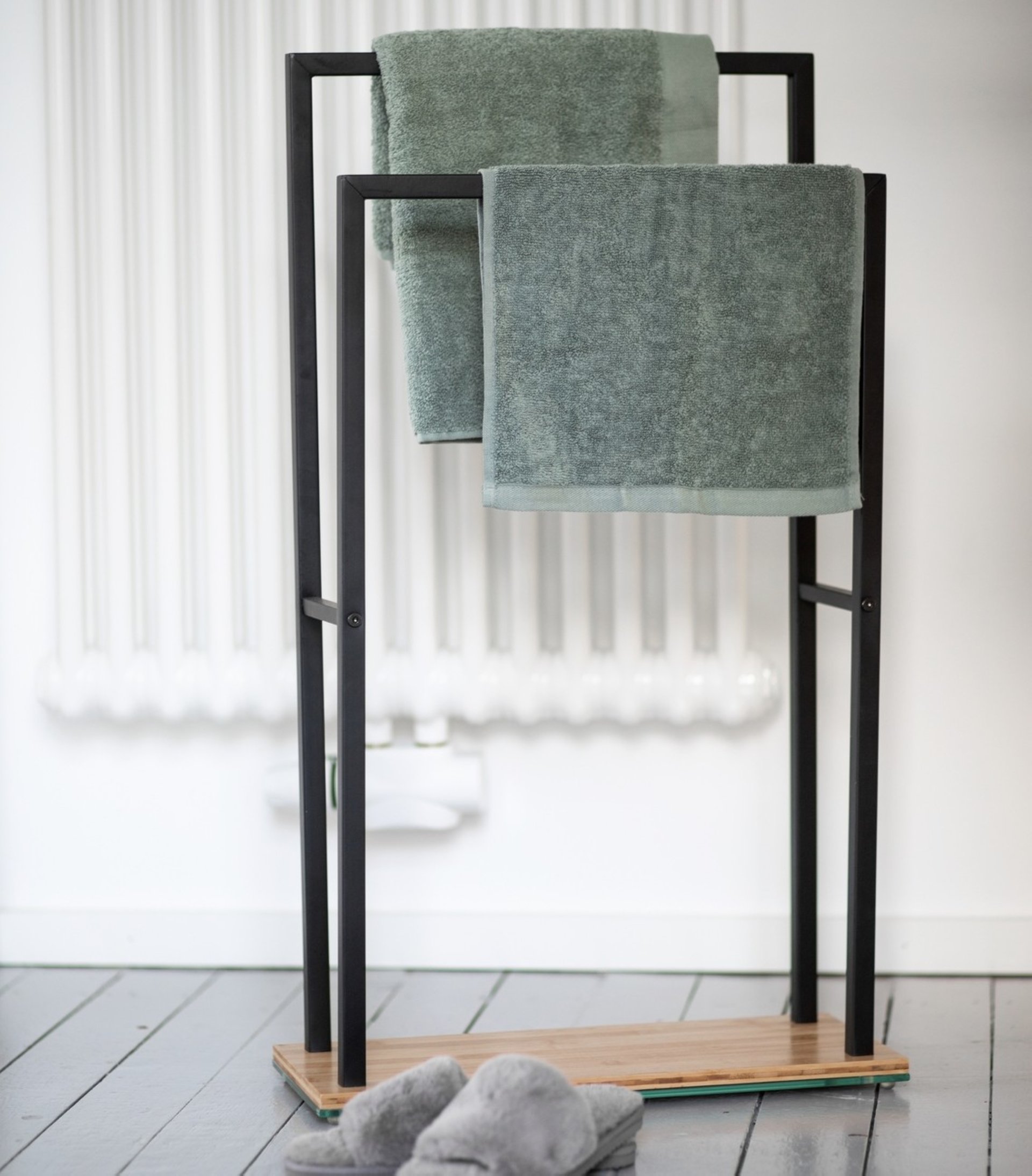 WENKO BAMBUSA Handtuchhalter, Braun/Schwarz, aus Bambus, stehend