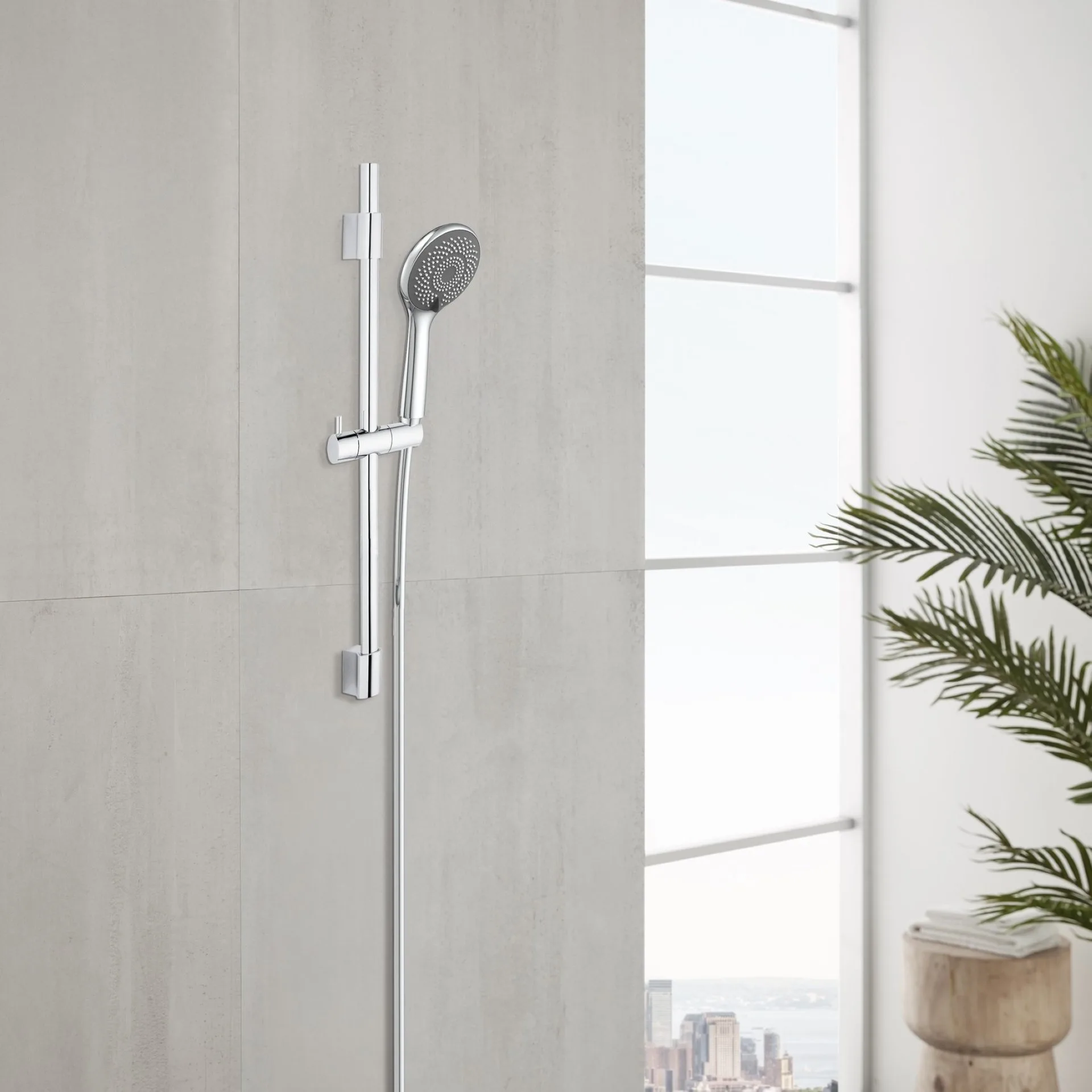 WENKO Stangenbrause Set 70 cm, Chrom, mit Wassersparsystem, 3 verschiedene Wasserstrahlarten, Edelstahl