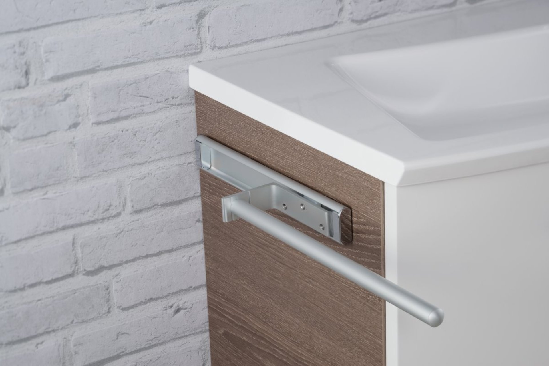 Fackelmann Handtuchhalter mit Auszug einarmig, Aluminium, Badmöbelmontage