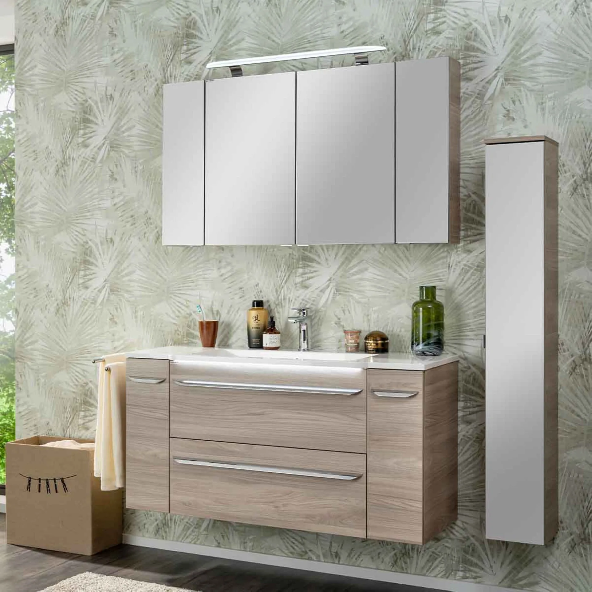 FACKELMANN LUXOR Badmöbel Set 7-teilig 120 cm breit, Braun hell, Waschbecken Gussmarmor Weiß + LED Spiegelschrank + Hängeschränke + Unterschränke mit Spiegelfläche