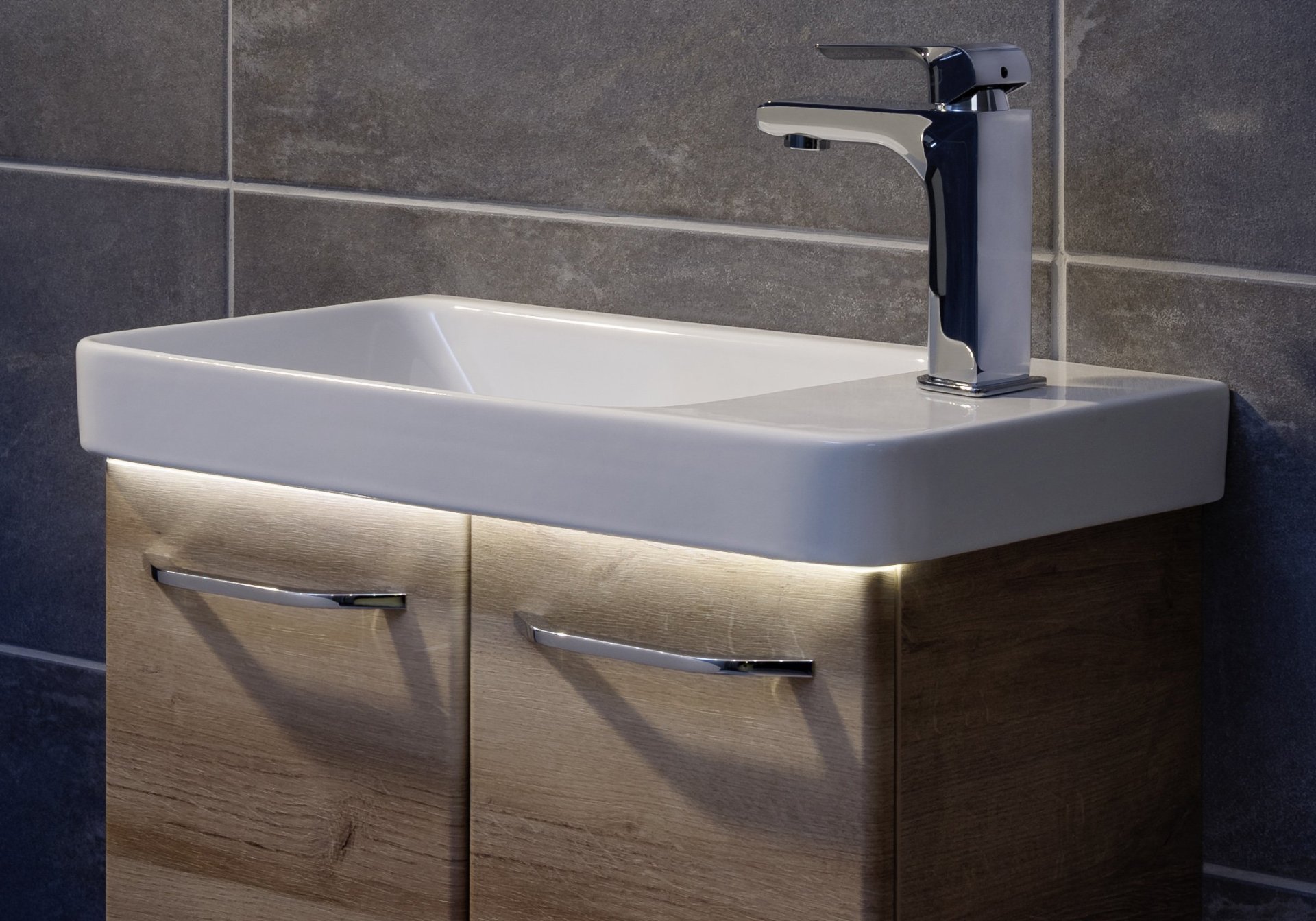 FACKELMANN CONTURALIGHT LED Waschbeckenbeleuchtung 55 cm