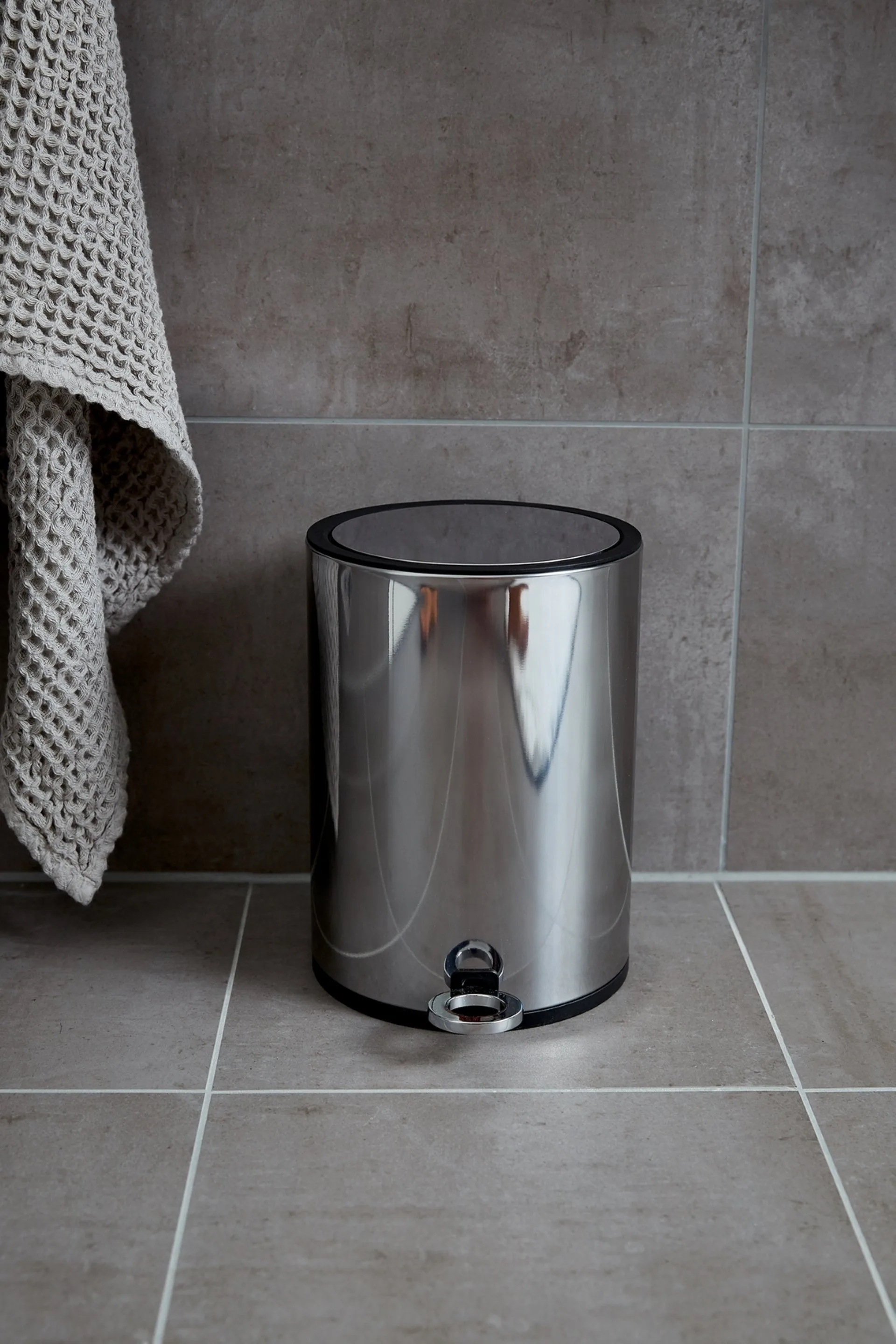 WENKO MONZA Kosmetikeimer 3 Liter, Silber glänzend, Easy Close, Edelstahl