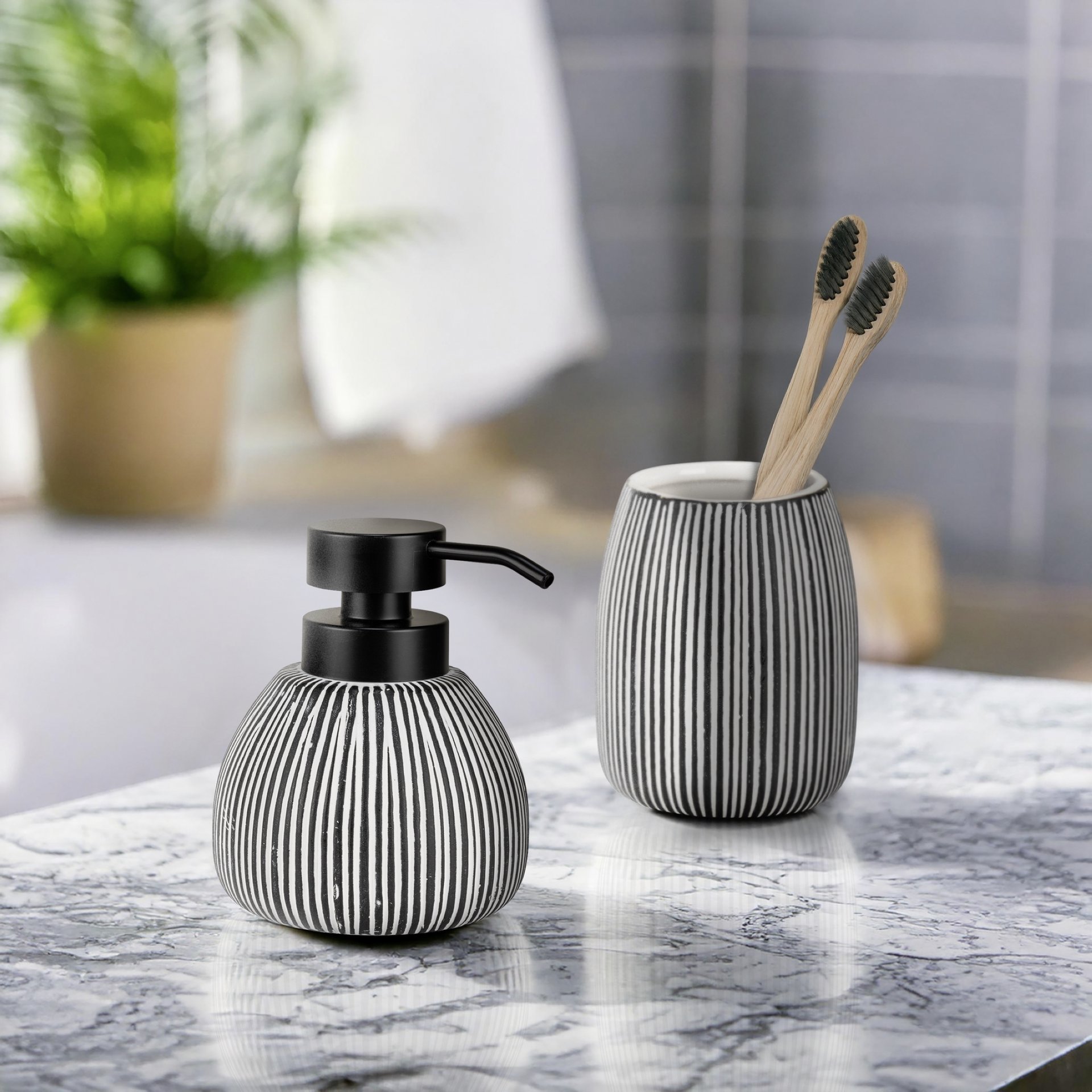 WENKO PASCOLI Accessoire Set, Weiß/Schwarz, Zahnputzbecher, Seifenspender, Keramik