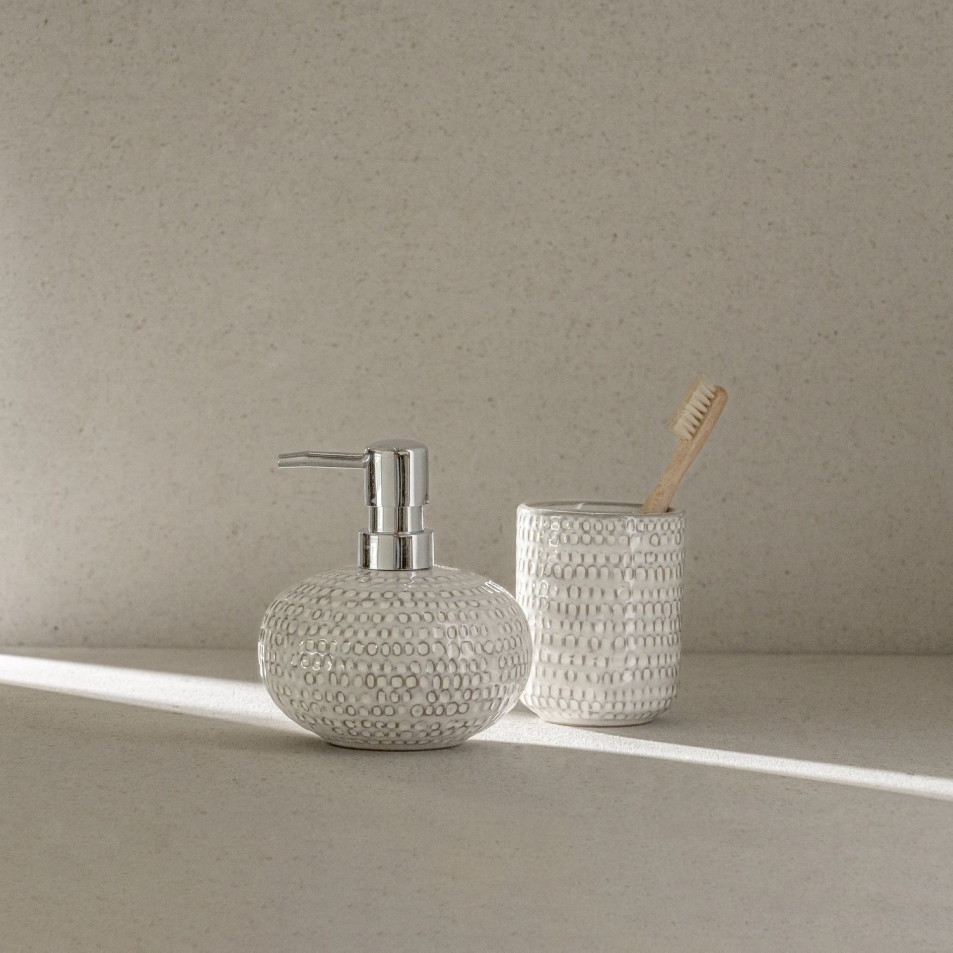 WENKO PERGOLE Accessoire Set, Beige, Zahnputzbecher, Seifenspender, Keramik