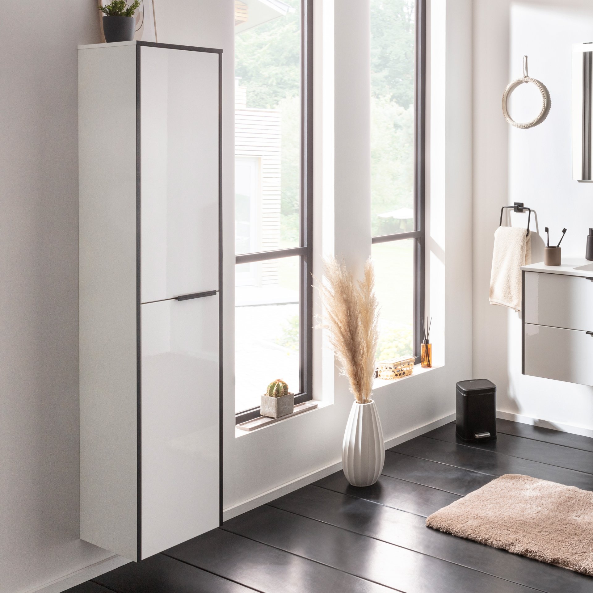 FACKELMANN FLAIR Hochschrank 33 cm breit, Weiß/Anthrazit, Türanschlag links