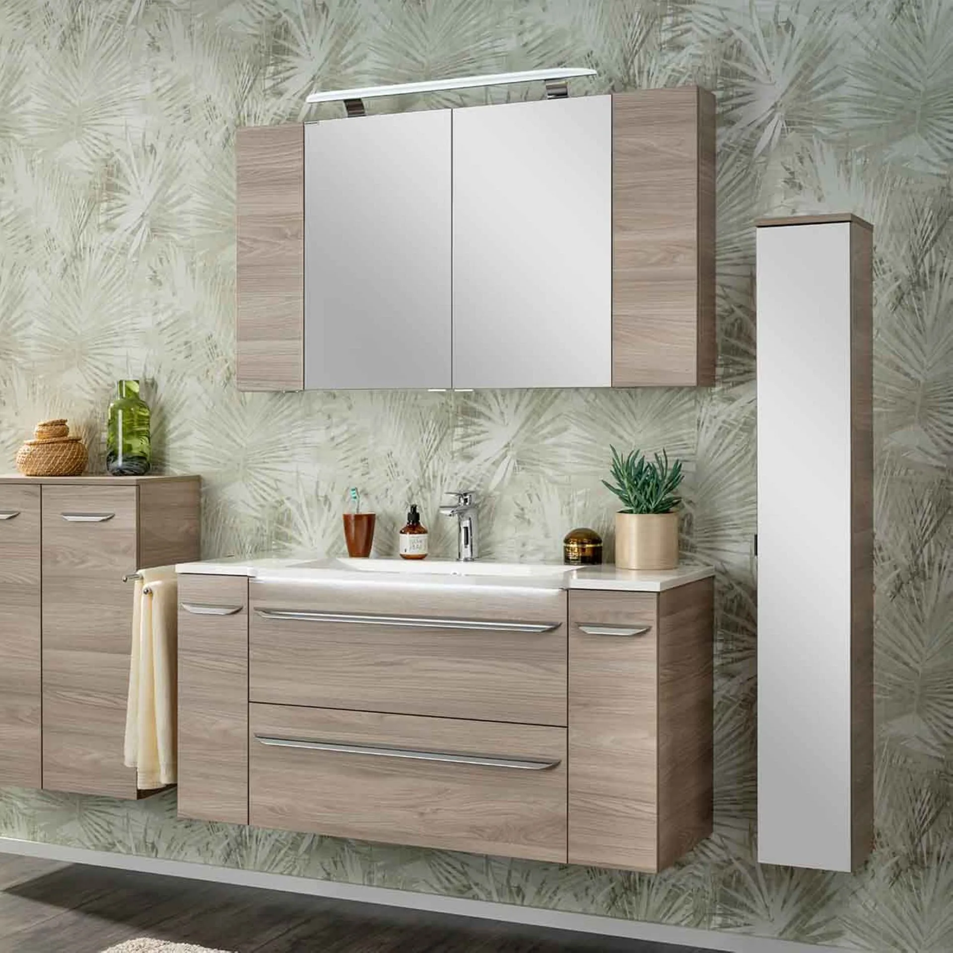 FACKELMANN LUXOR Badmöbel Set 7-teilig 120 cm breit, Braun hell, Waschbecken Gussmarmor Weiß + LED Spiegelschrank + Hängeschränke + Unterschränke