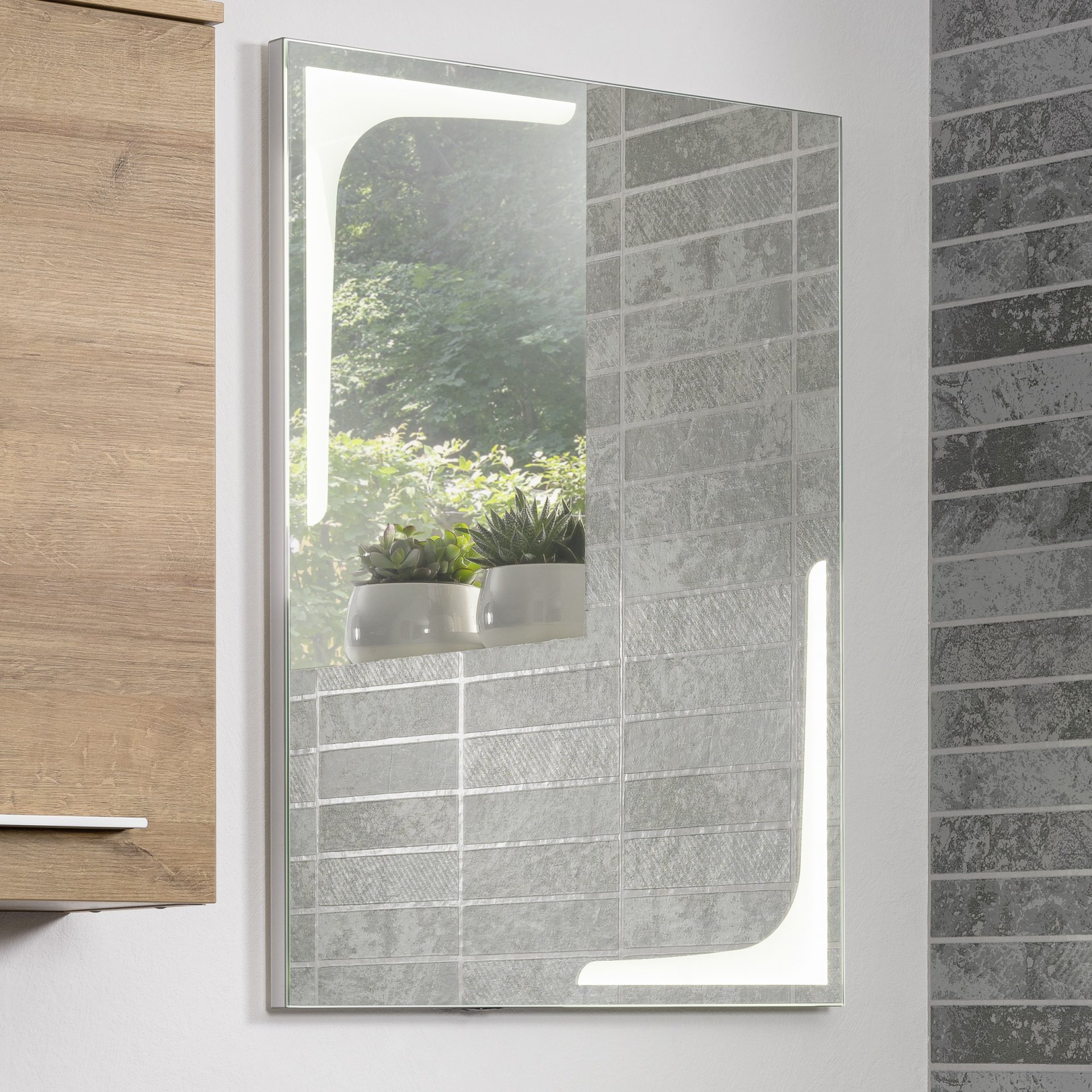 LANZET K1 LED Spiegel 60 cm breit, mit Sensor