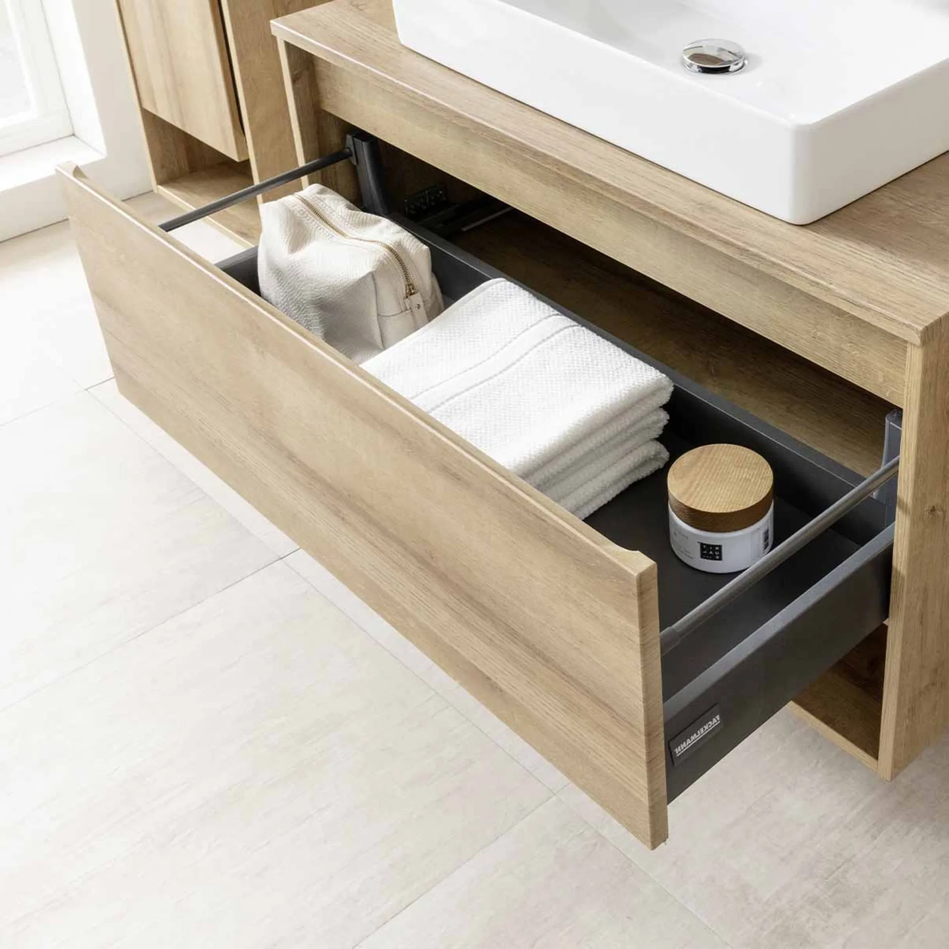 FACKELMANN NATURA Waschbeckenunterschrank mit Spiegelschrank 94 cm breit, Braun hell, LED Spiegelschrank